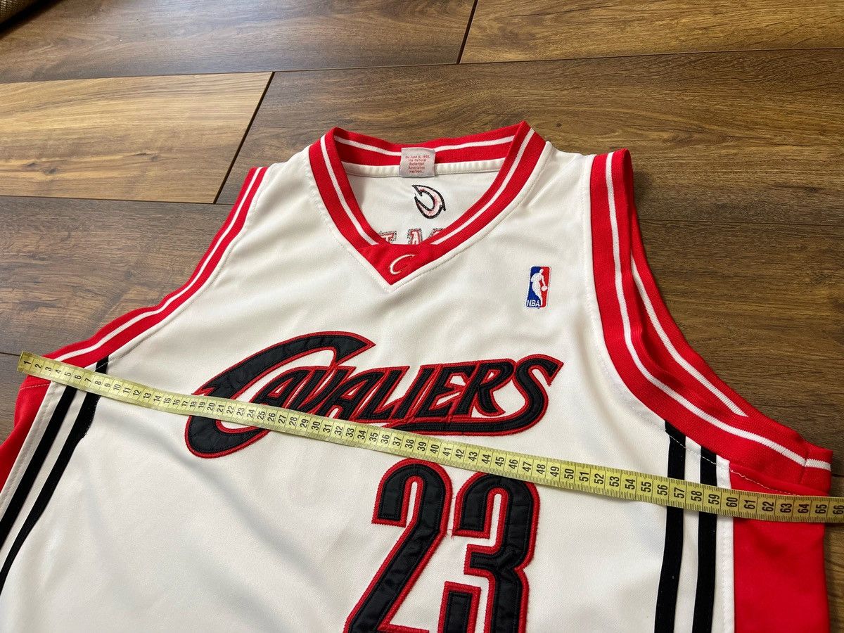 NBA LeBron James 23 Cleveland Cavaliers Hardwood Classics Jersey Size US XL / EU 56 / 4 - 10 Thumbnail