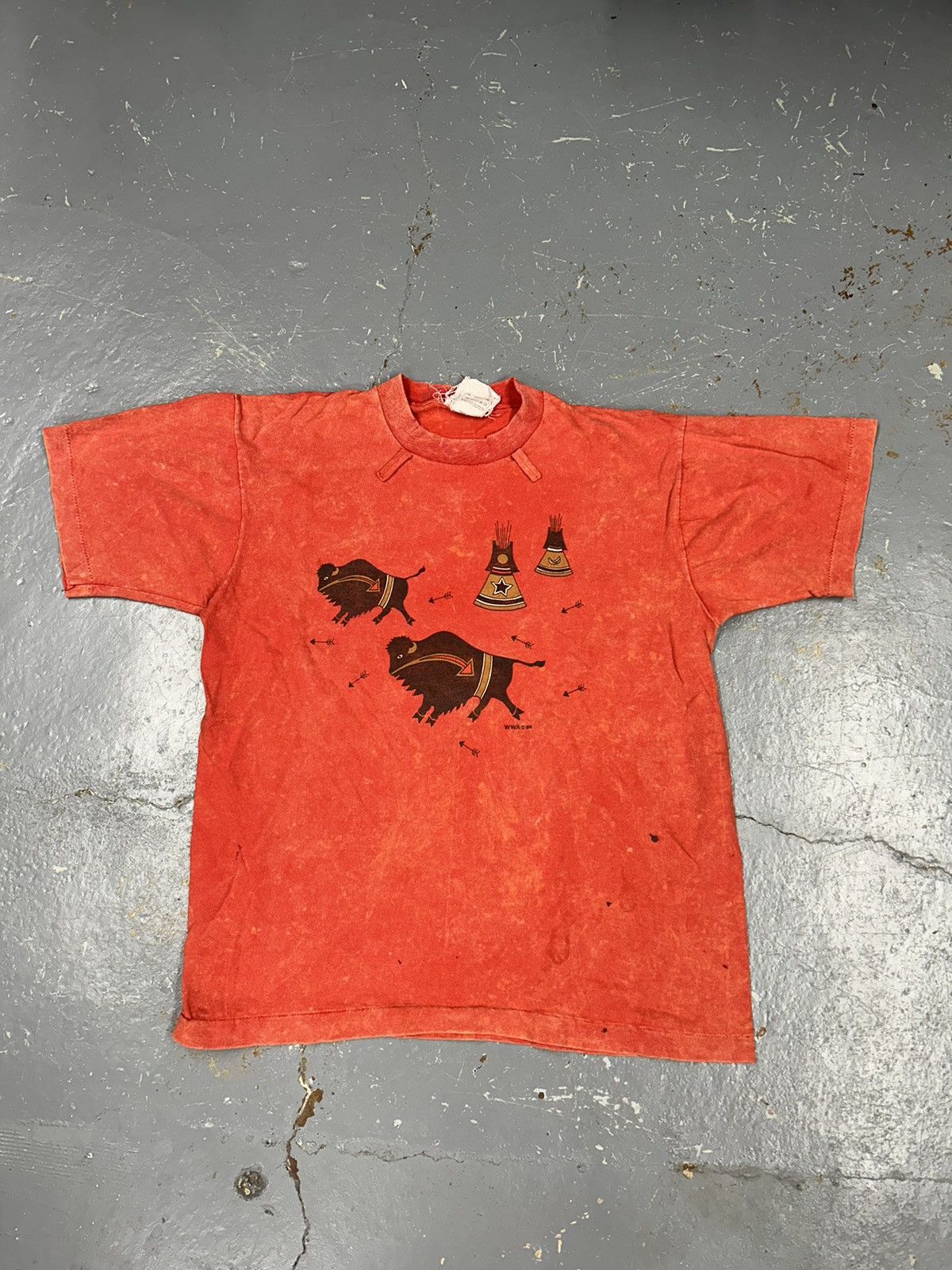 Vintage Crazy Vintage 1980s Essential Red Animal Art Tee Shirt Size US L / EU 52-54 / 3 - 1 Thumbnail