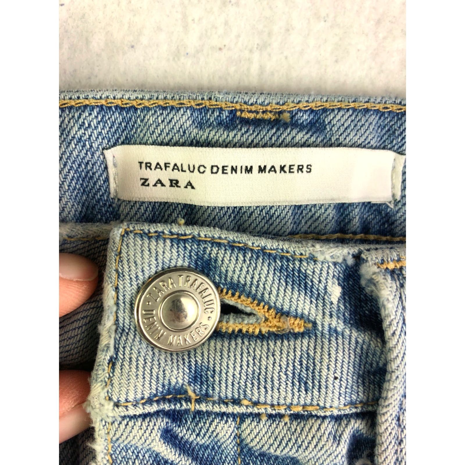 Zara Trafaluc Zara Button Fly Mid Rise Juniors Size 2 27" Waist Blue Jean Shorts Size 27" / US 4 / IT 40 - 6 Thumbnail