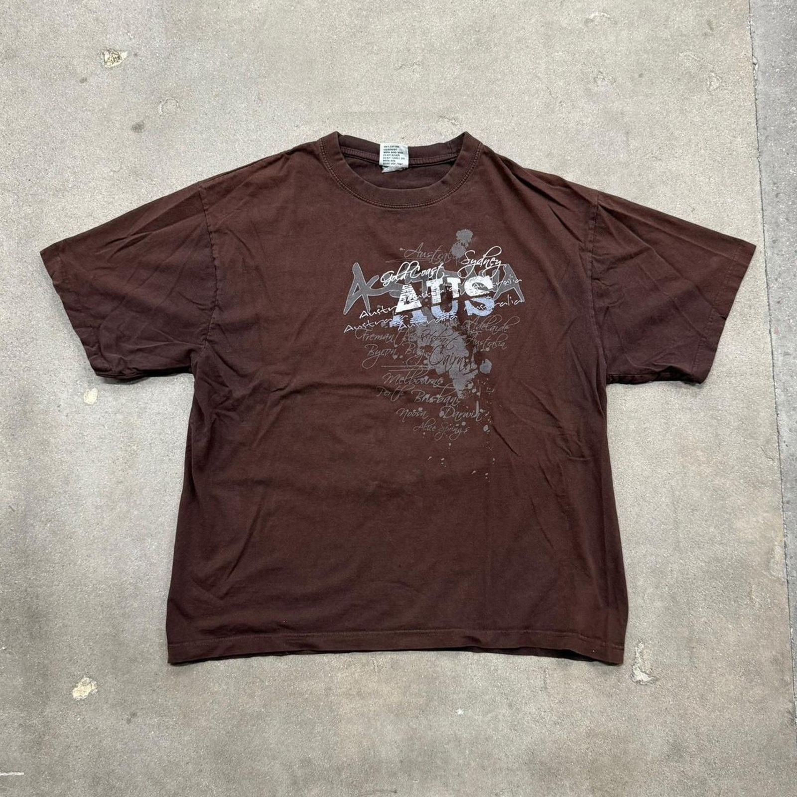 Vintage Y2K Australia Tee with a cool front hit Size US XXL / EU 58 / 5 - 1 Thumbnail