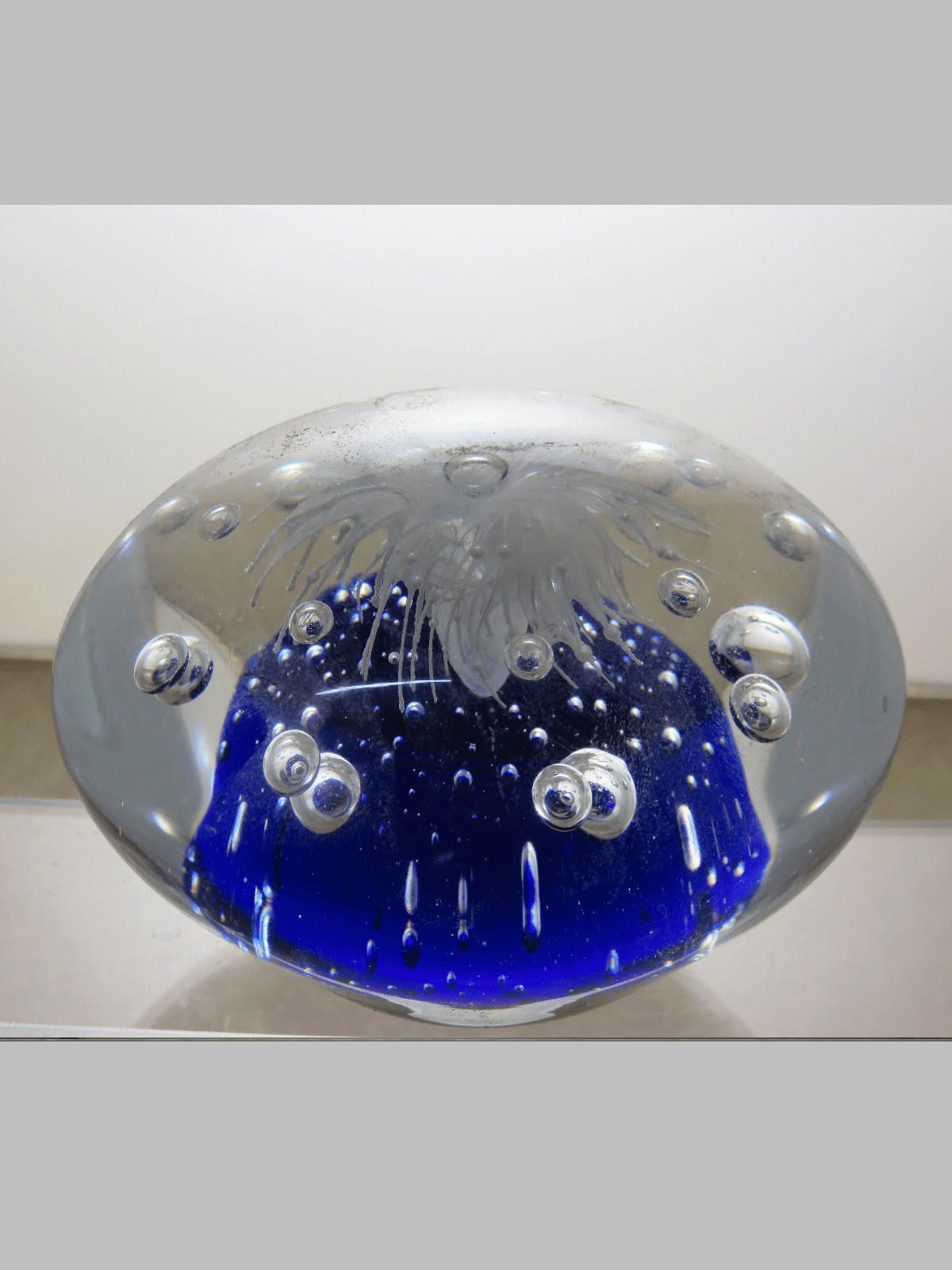 The Unbranded Brand Art Glass Blue Base white Fountain Paperweight Air Bubbles Size ONE SIZE - 1 Thumbnail