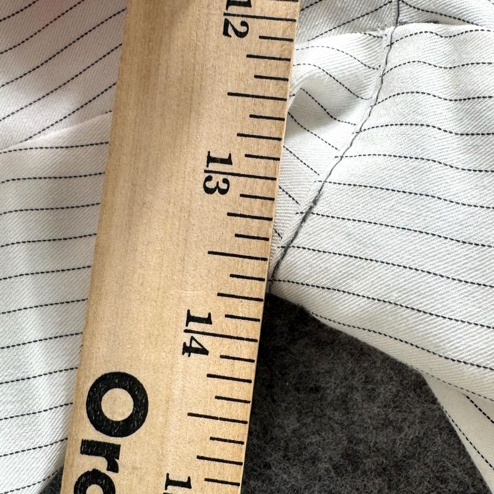 TravisMathew Travis Mathew Shorts Mens 38 Beige Stripe Chino Flat Front Golf Stretch 6 Inseam Size US 38 / EU 54 - 7 Thumbnail