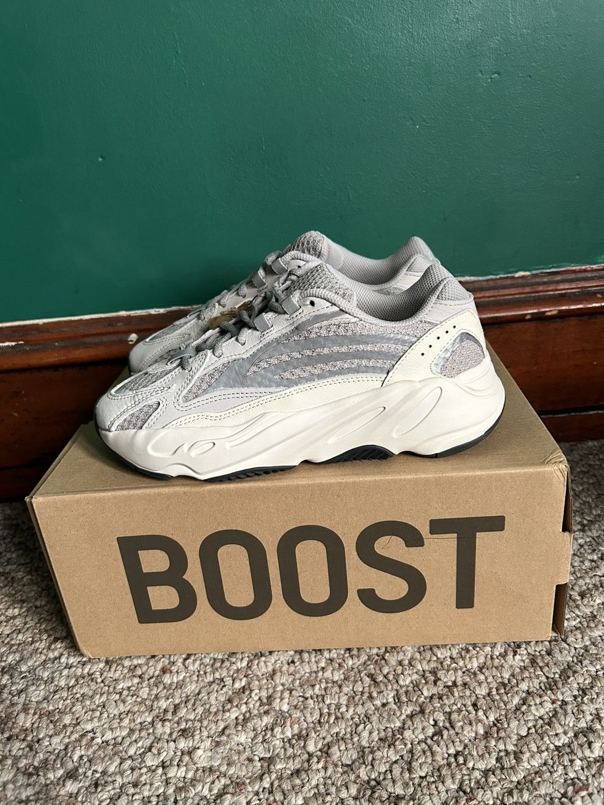 Adidas × Yeezy Yeezy Boost 700 V2 - STATIC Size US 6 / EU 39 - 4 Thumbnail
