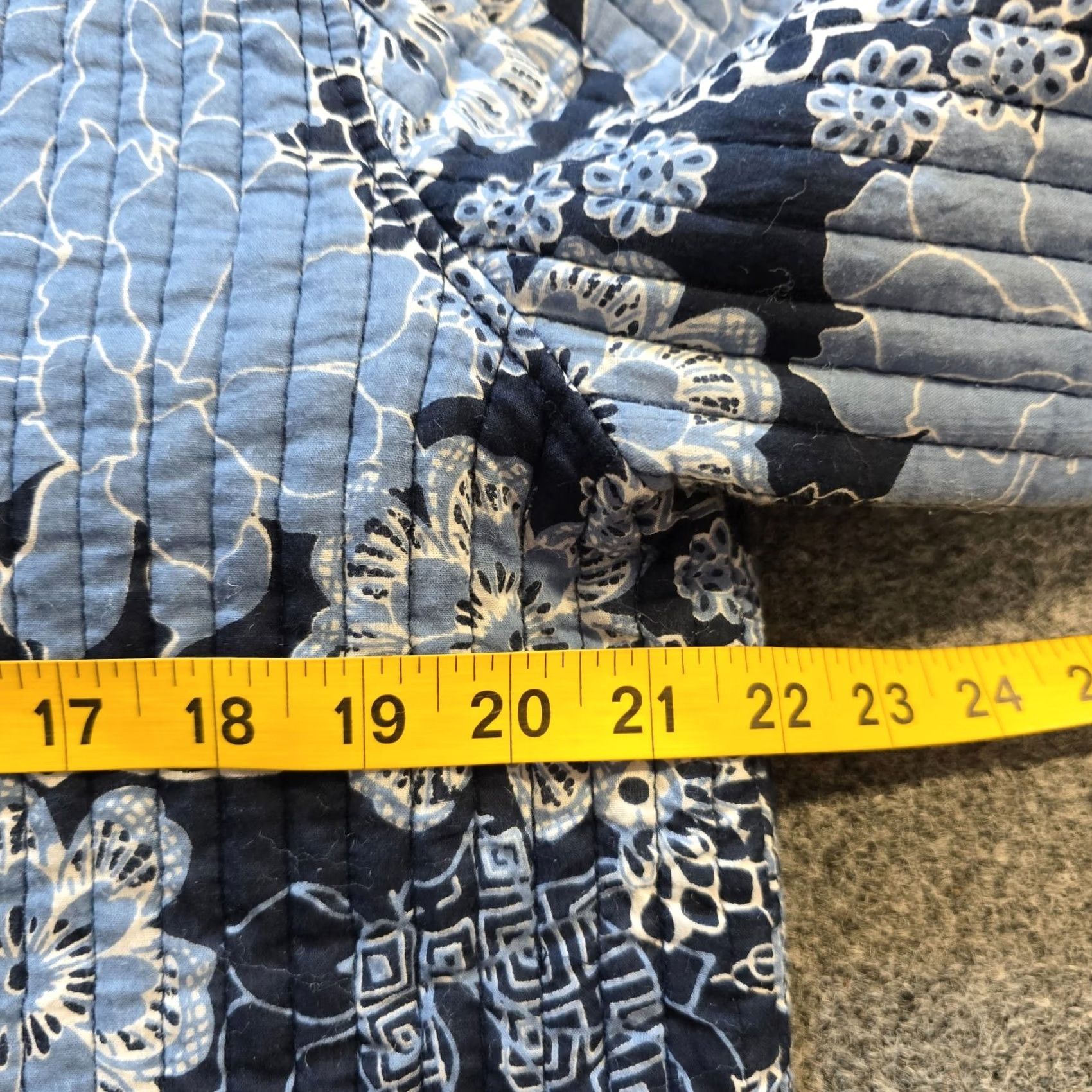 Vintage Quilted Jacket Womens Size L Blue Floral Button Up Pockets Kimono Sleeve Mid-Length Size L / US 10 / IT 46 - 4 Thumbnail