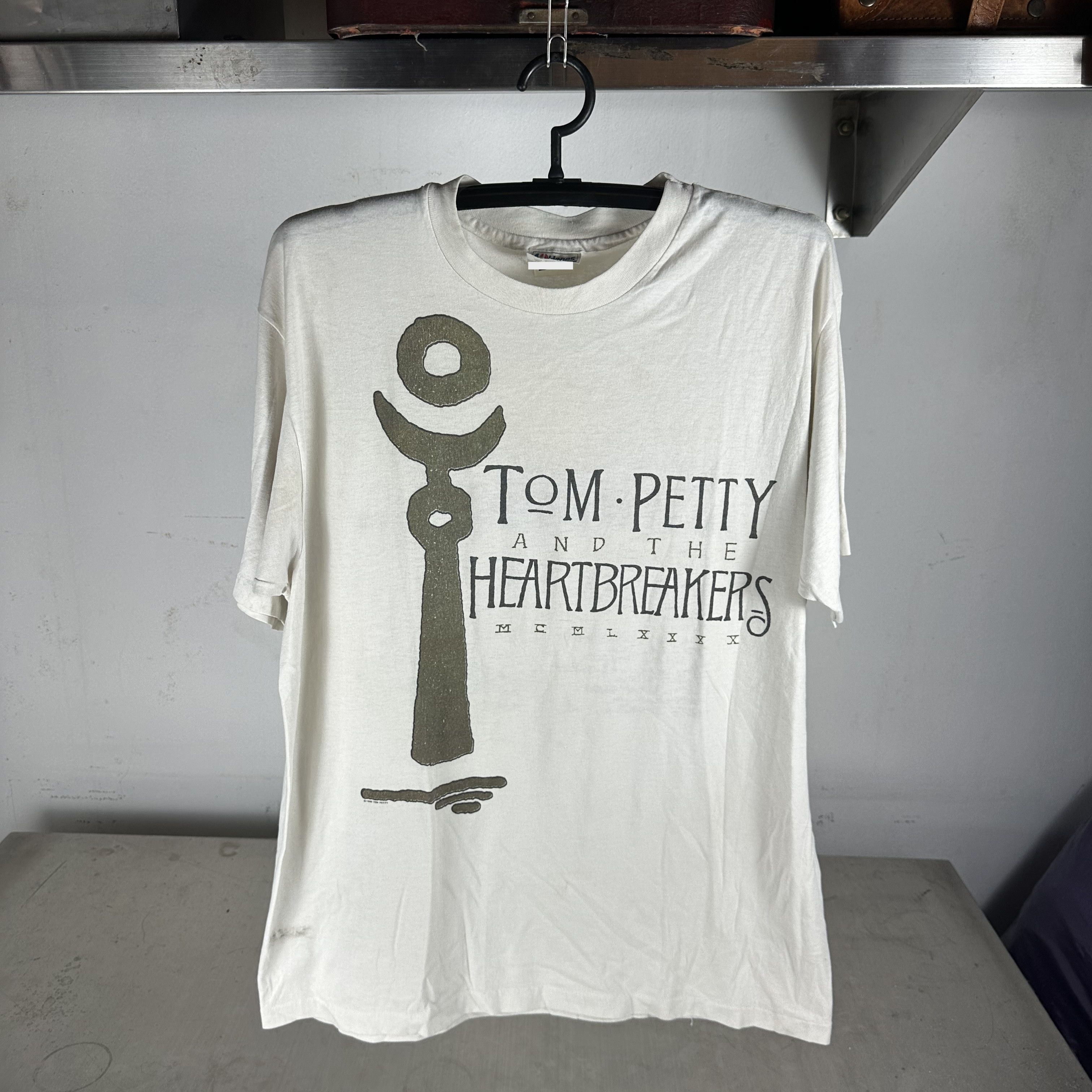 Vintage 1990 Tom Petty and The Heartbreakers Tour Concert T-shirt Size US XL / EU 56 / 4 - 1 Thumbnail