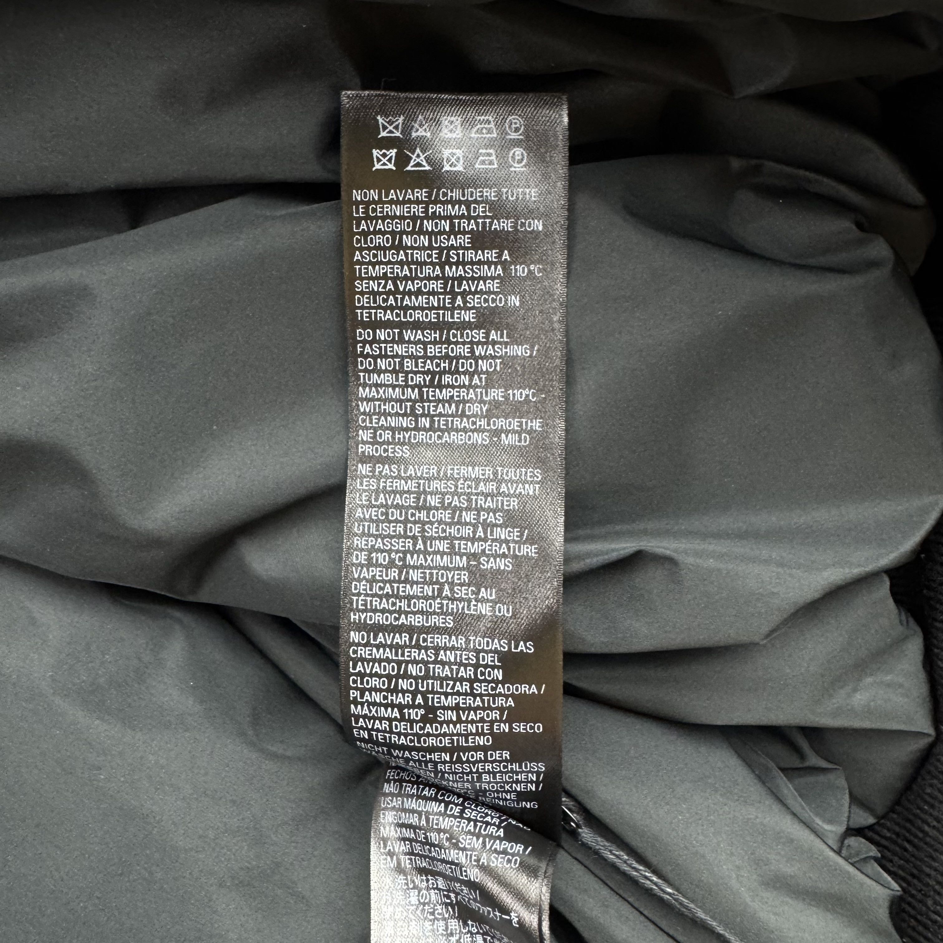 Balenciaga BALENCIAGA SS23 Runway Mud Show Padded Nylon Steroid Bomber Size US S / EU 44-46 / 1 - 11 Thumbnail