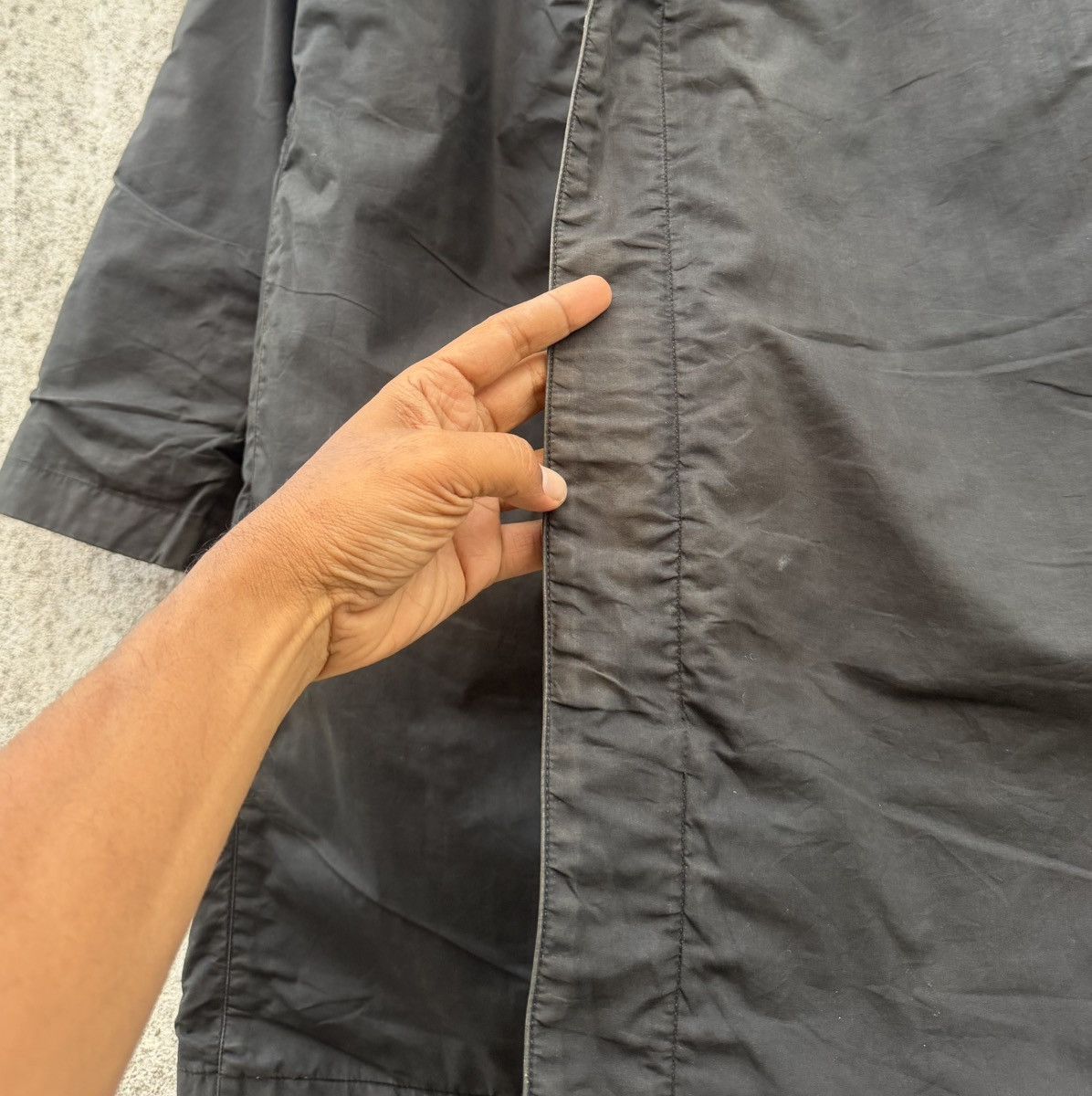 Gucci VTG Gucci Long Coat Faded Waxed Black Size 50 Made In Italy Size US M / EU 48-50 / 2 - 6 Thumbnail