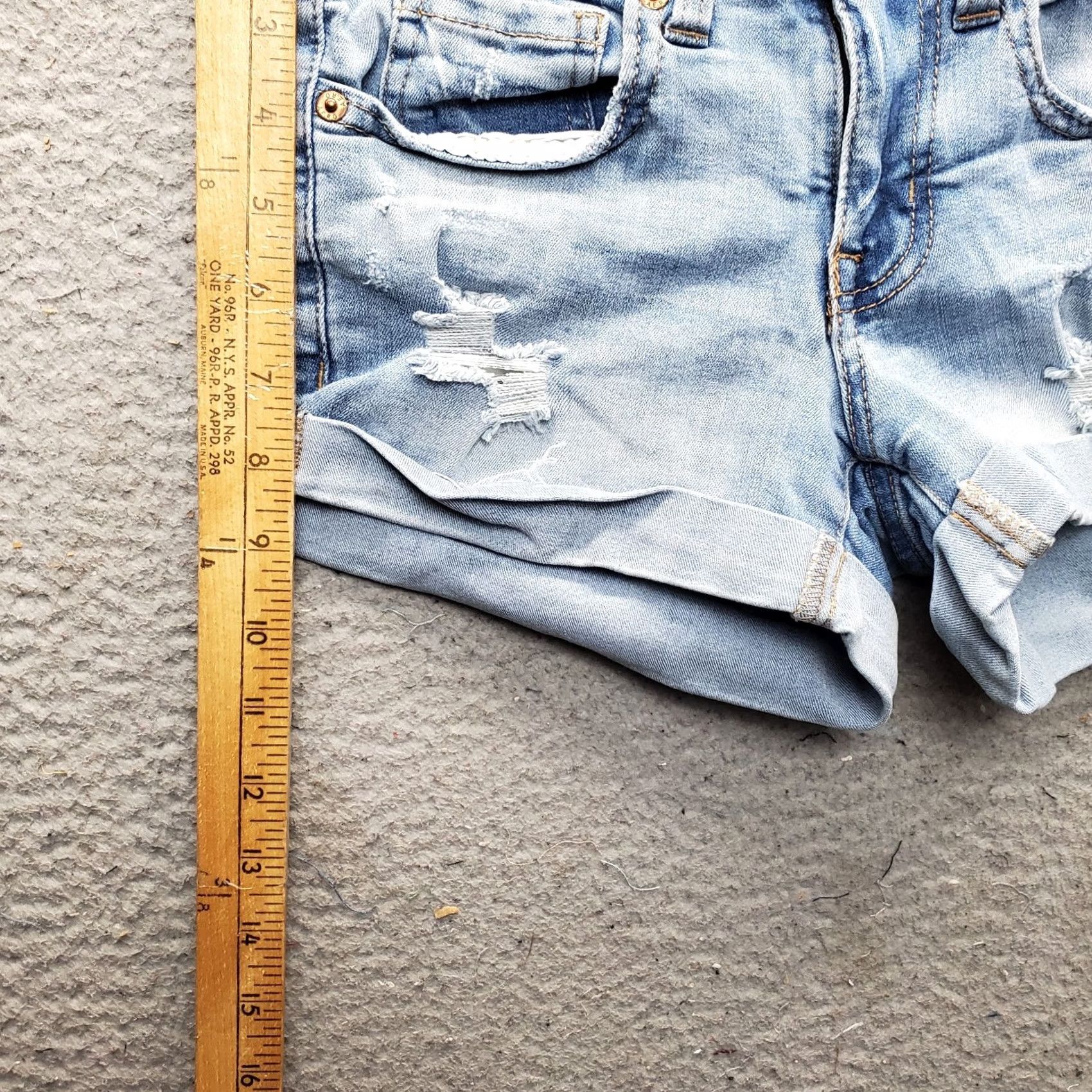 Vintage Aéropostale Shorts Womens 0 Blue Denim Distressed Folded Hem Low Rise 5-Pocket Size 25" / US 0 / IT 36 - 3 Thumbnail