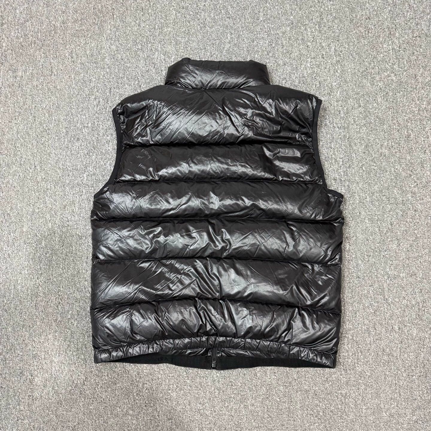 Prada Prada Black Triangle Logo Down Vest 52 Size US L / EU 52-54 / 3 - 2 Thumbnail