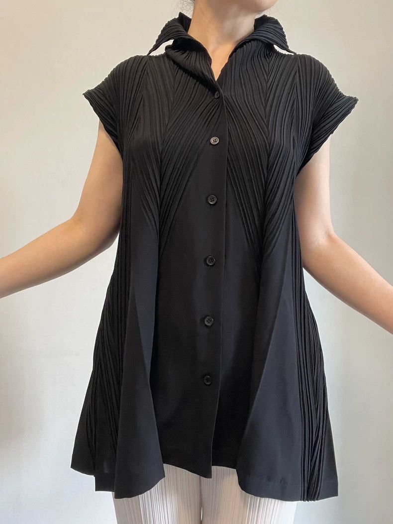Issey Miyake Issey Miyake size:3 Black pleated cardigan Size S / US 4 / IT 40 - 2 Thumbnail