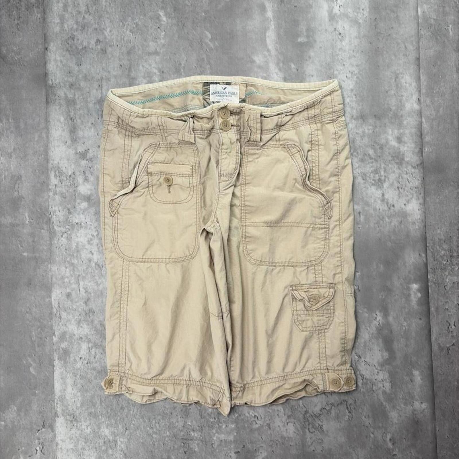 American Eagle Outfitters Y2K Beige American Eagle Grunge Gothic Capri Shorts Size 27" / US 4 / IT 40 - 2 Thumbnail