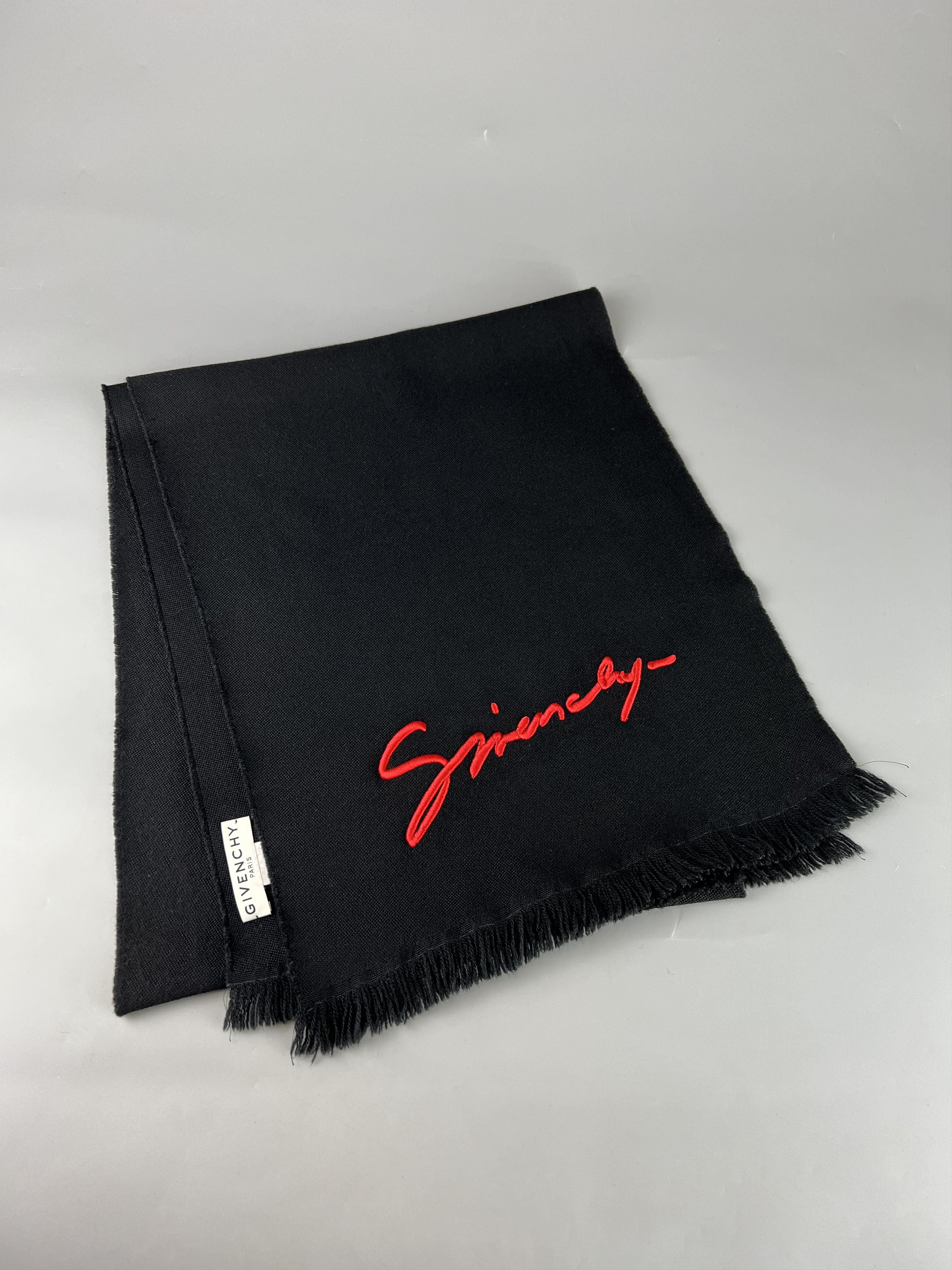 Givenchy Givenchy Embroidered Logo 100% Wool Scarf Unisex Size ONE SIZE - 1 Thumbnail