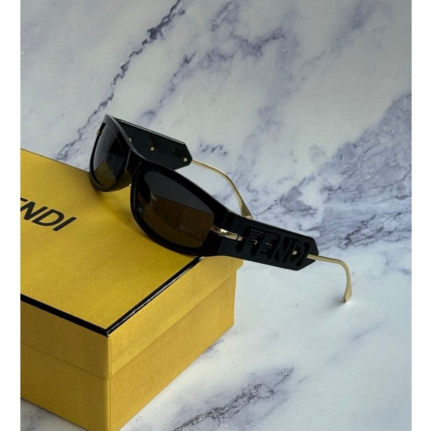 Fendi NEW Fendi FE40120I Fendigraphy Black Shield Sunglasses Size ONE SIZE - 1 Thumbnail