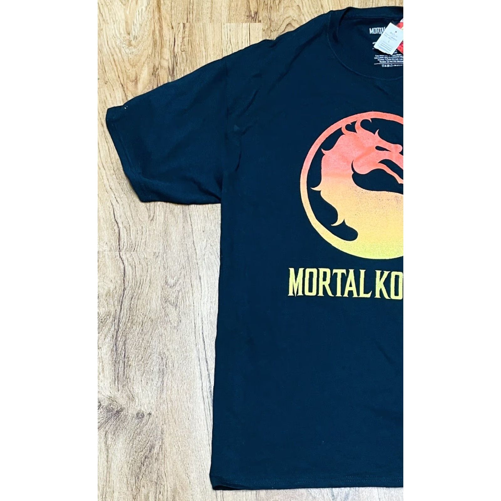 Vintage SZ Men Mortal Komat Klassic T-Shirt Tee Black Sz Large NWT Logo Graphic Print Regular Fit Adult MENS Shirt Size US L / EU 52-54 / 3 - 3 Thumbnail