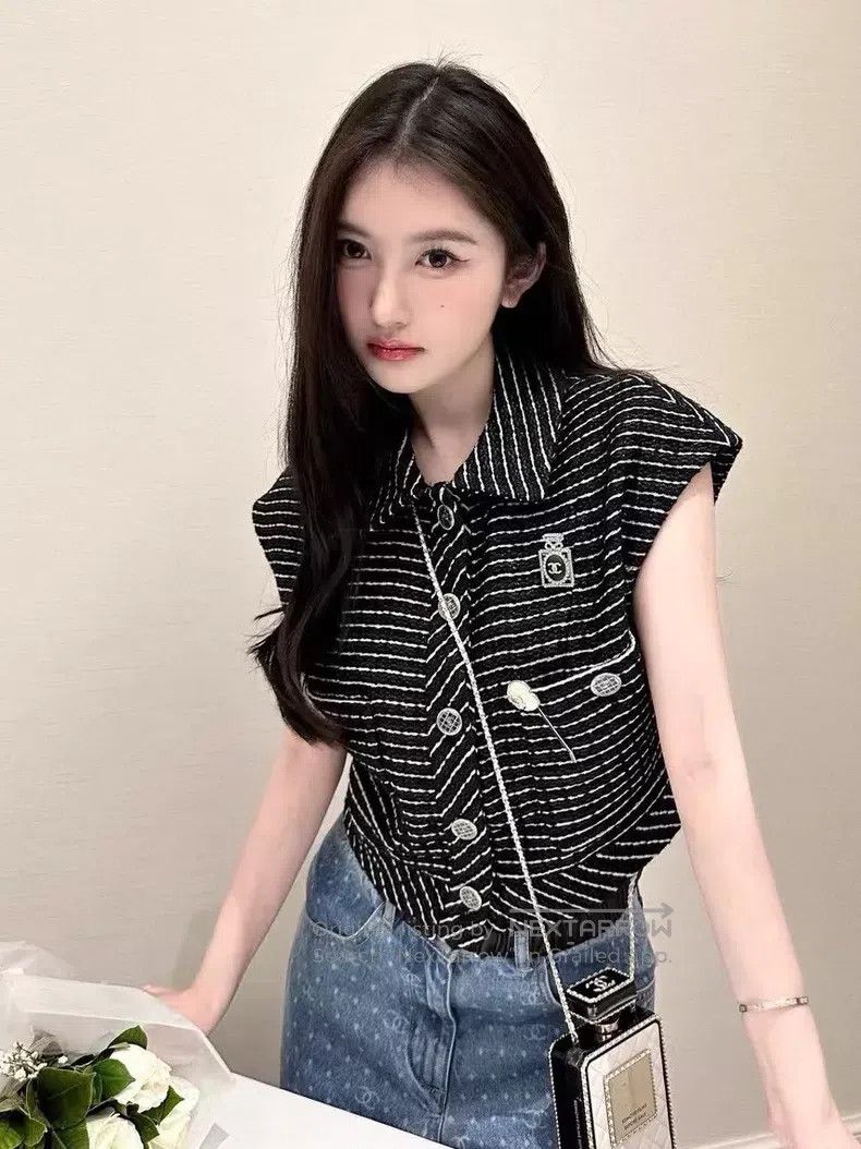Chanel Chanel Thin striped fine glitter woven sleeveless vest jac Size XS / US 0-2 / IT 36-38 - 8 Thumbnail