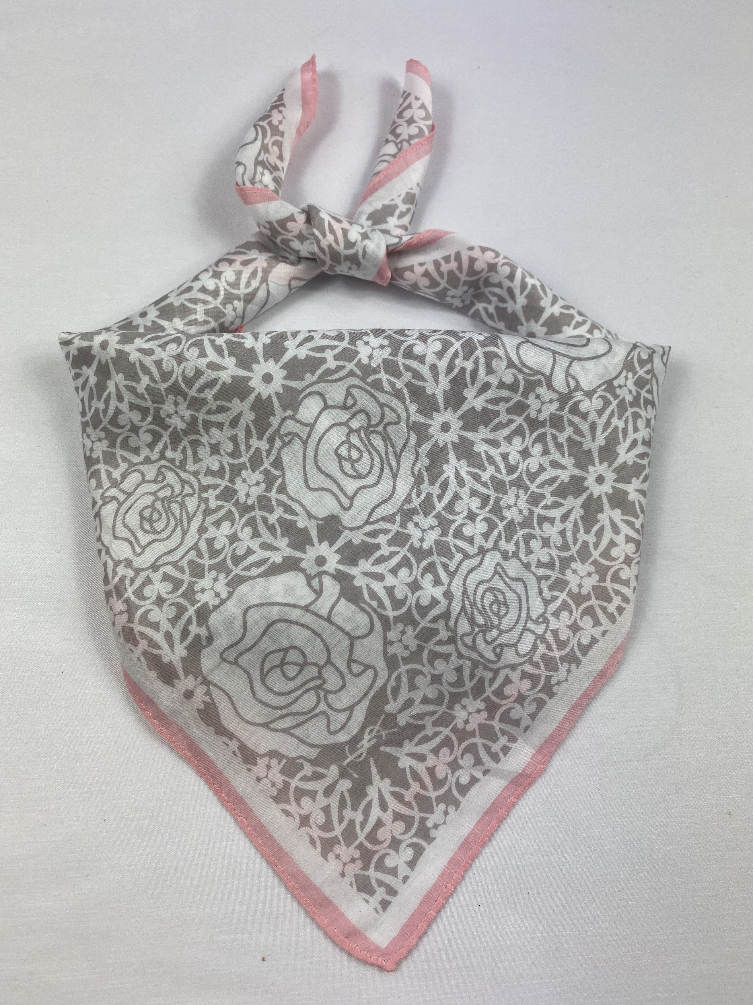 Yves Saint Laurent Yves Saint Laurent Handkerchief / Bandana / Neckerchief Size ONE SIZE - 1 Thumbnail
