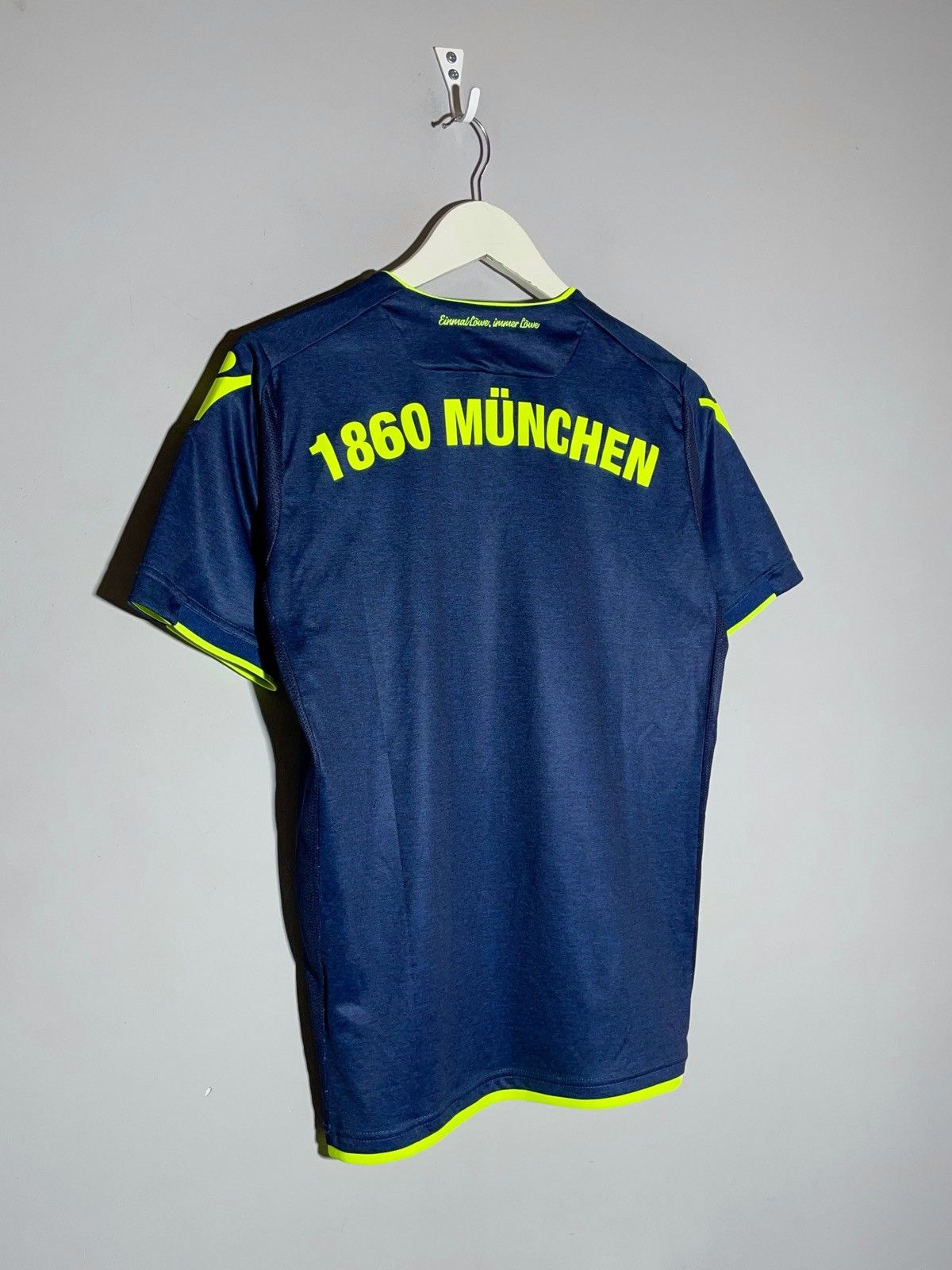 Macron TSV 1860 München Hummel 2018/19 Away Y2k Football Shirt Size US S / EU 44-46 / 1 - 13 Thumbnail