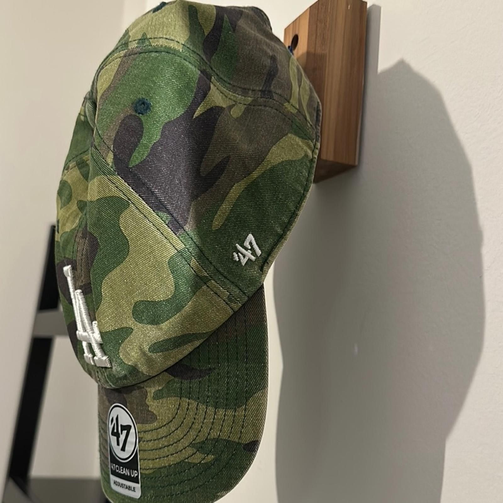 Other Genuine Merchandise Green and White Hat Adjustable Brim Size ONE SIZE - 2 Thumbnail