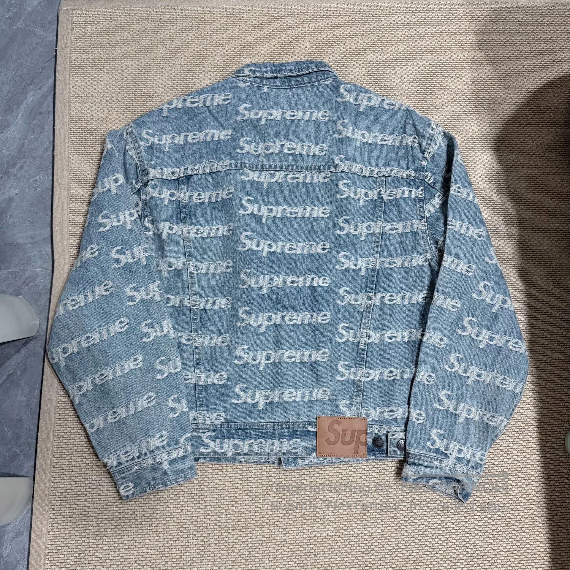 Supreme Supreme Frayed Logo Denim Trucker Jacket. Size US S / EU 44-46 / 1 - 2 Thumbnail