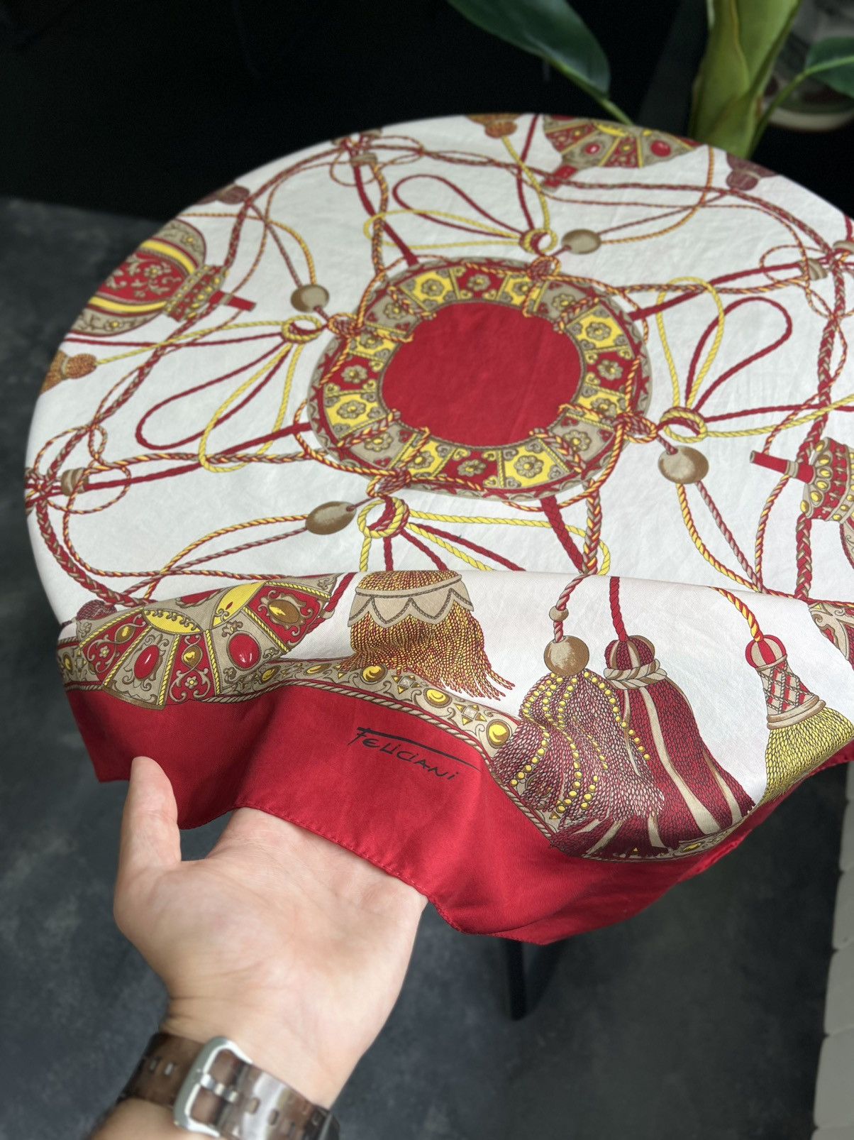 Vintage Feliciani Red Silk Scarf 86x85cm Tassel Print Vintage Size ONE SIZE - 15 Thumbnail