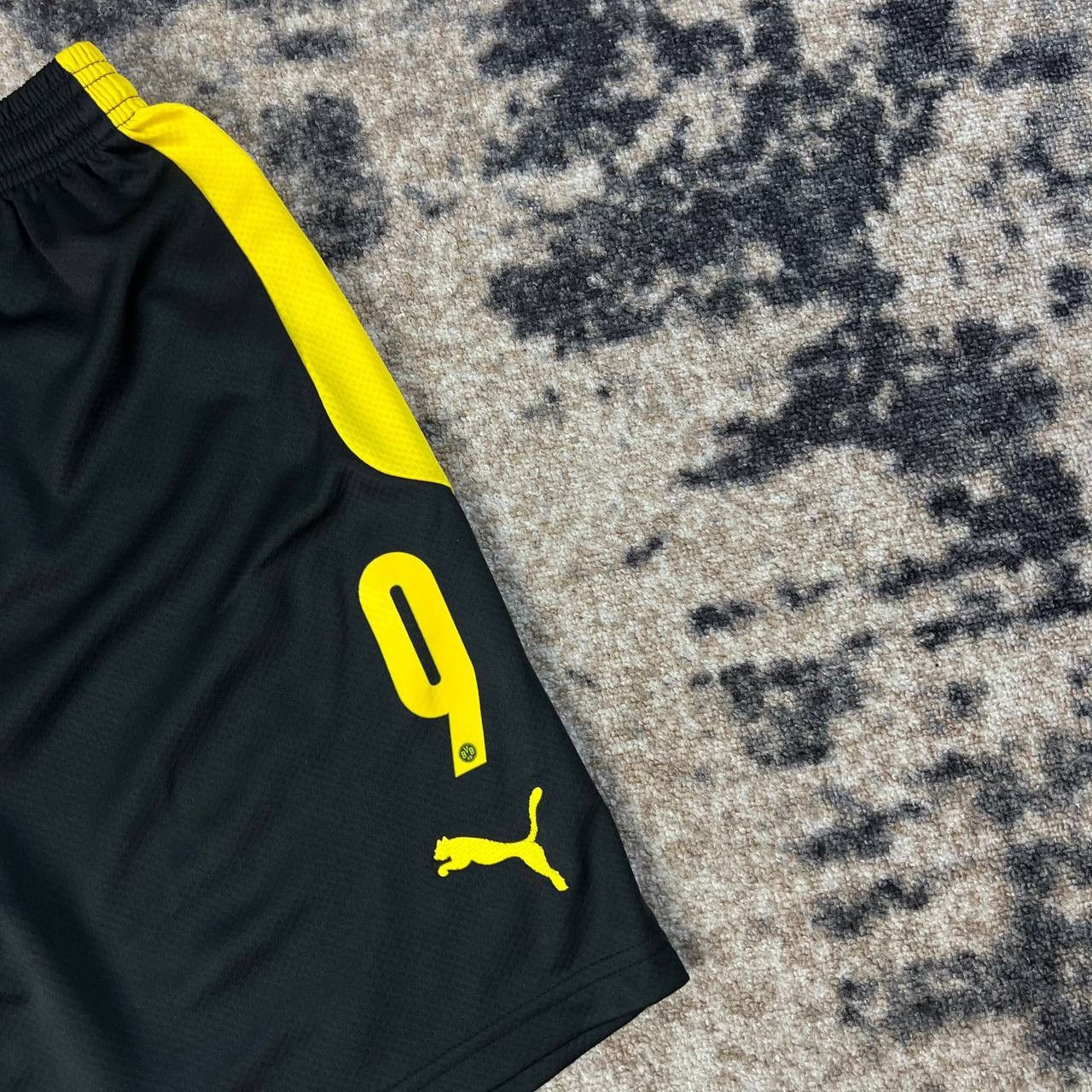 Puma Puma x Borussia Dortmund Vintage Soccer Shorts Size US 32 / EU 48 - 3 Thumbnail