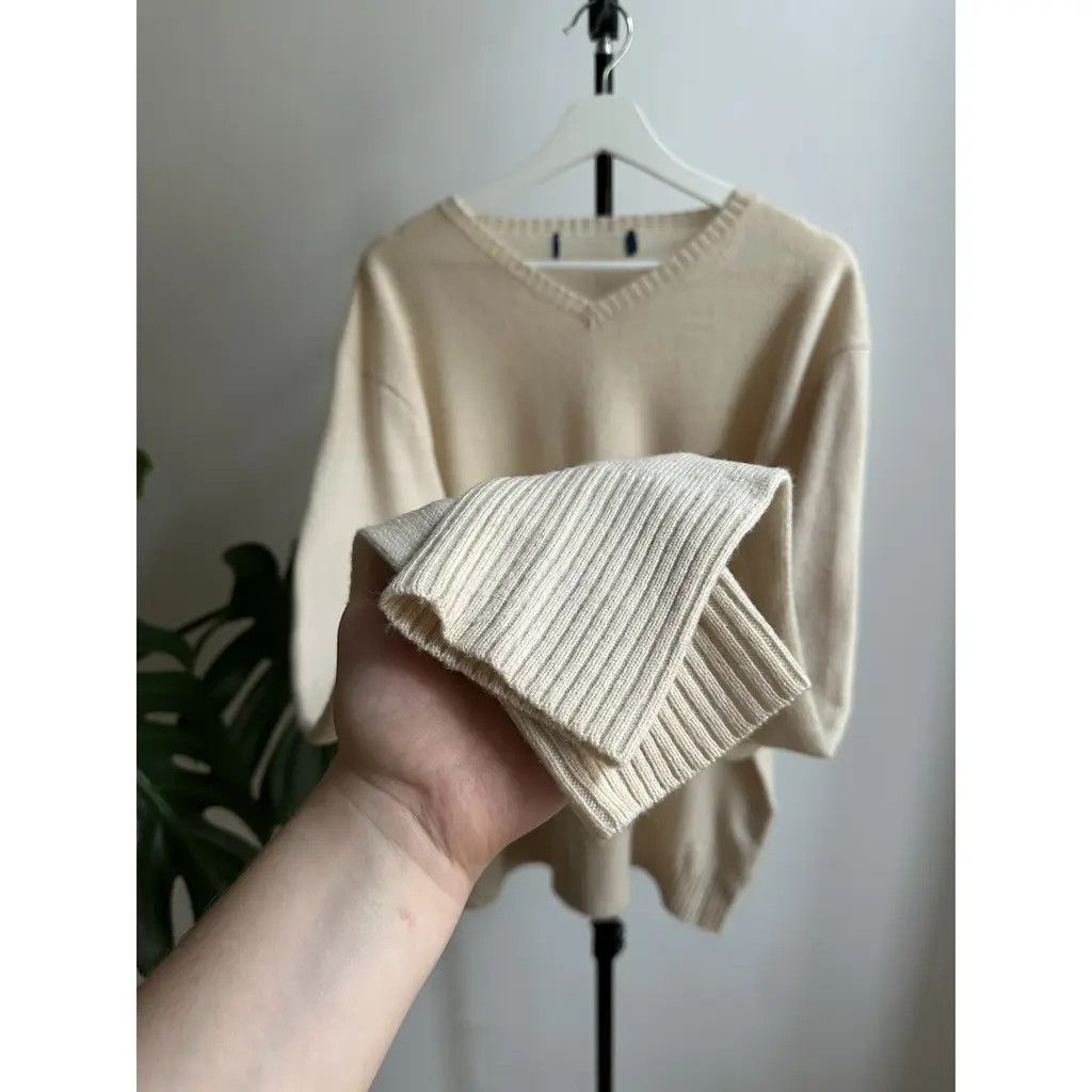 Polo Ralph Lauren Polo Ralph Lauren Beige Lambswool V-Neck Sweater Size US XL / EU 56 / 4 - 4 Thumbnail