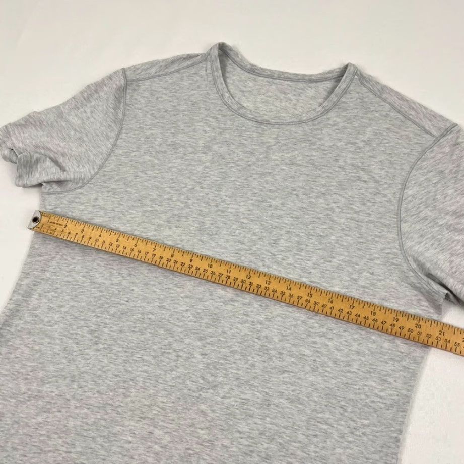 Lululemon Lululemon Shirt Mens Large Heather Gray Active Everyday Crewneck Casual Workout Shirt Mens Large Heather Gray Size US L / EU 52-54 / 3 - 5 Thumbnail