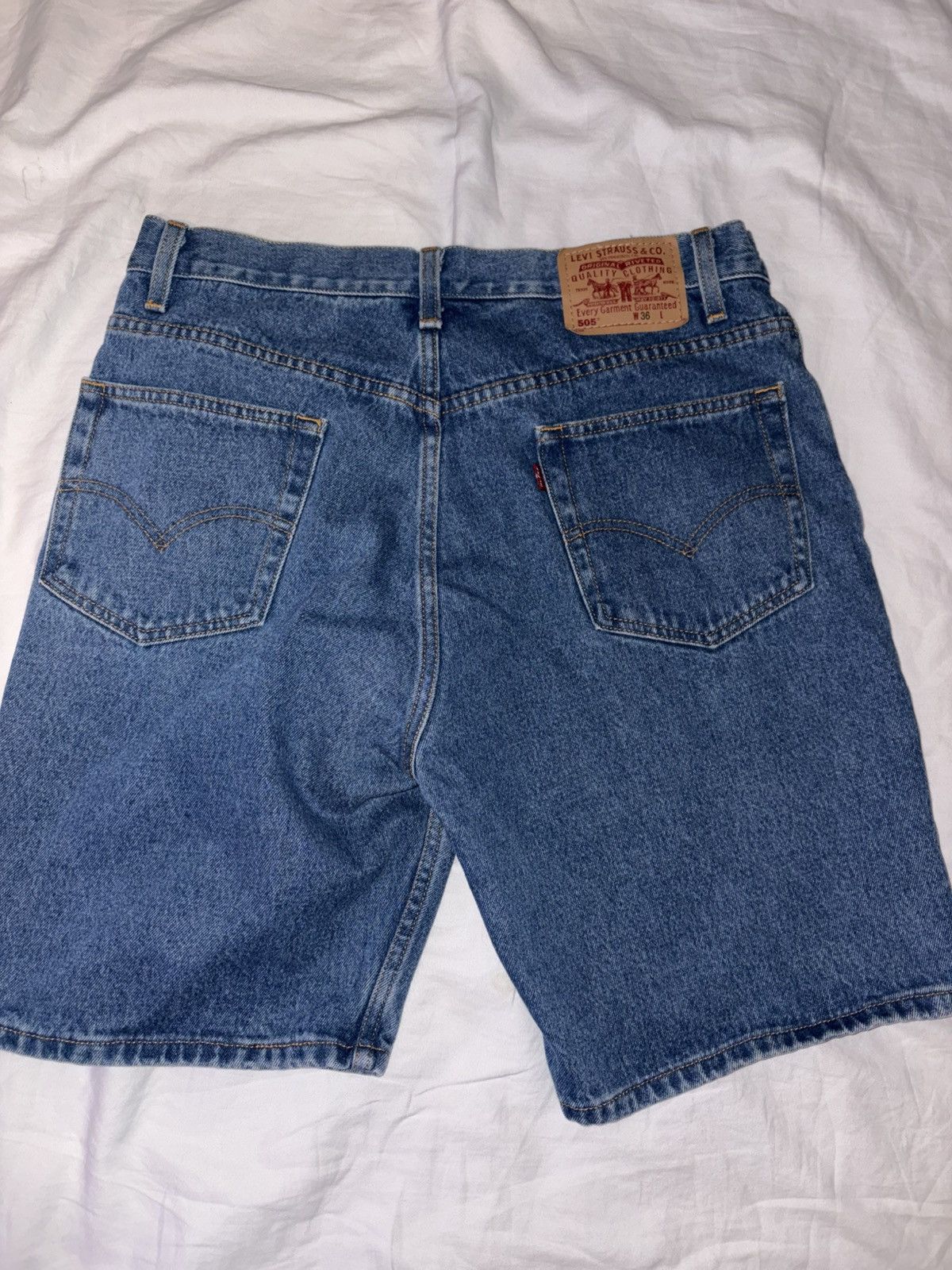 Levi's Vintage Clothing Levi’s 505 red tab w36 relaxed fit denim shorts jorts y2k Size US 36 / EU 52 - 2 Thumbnail