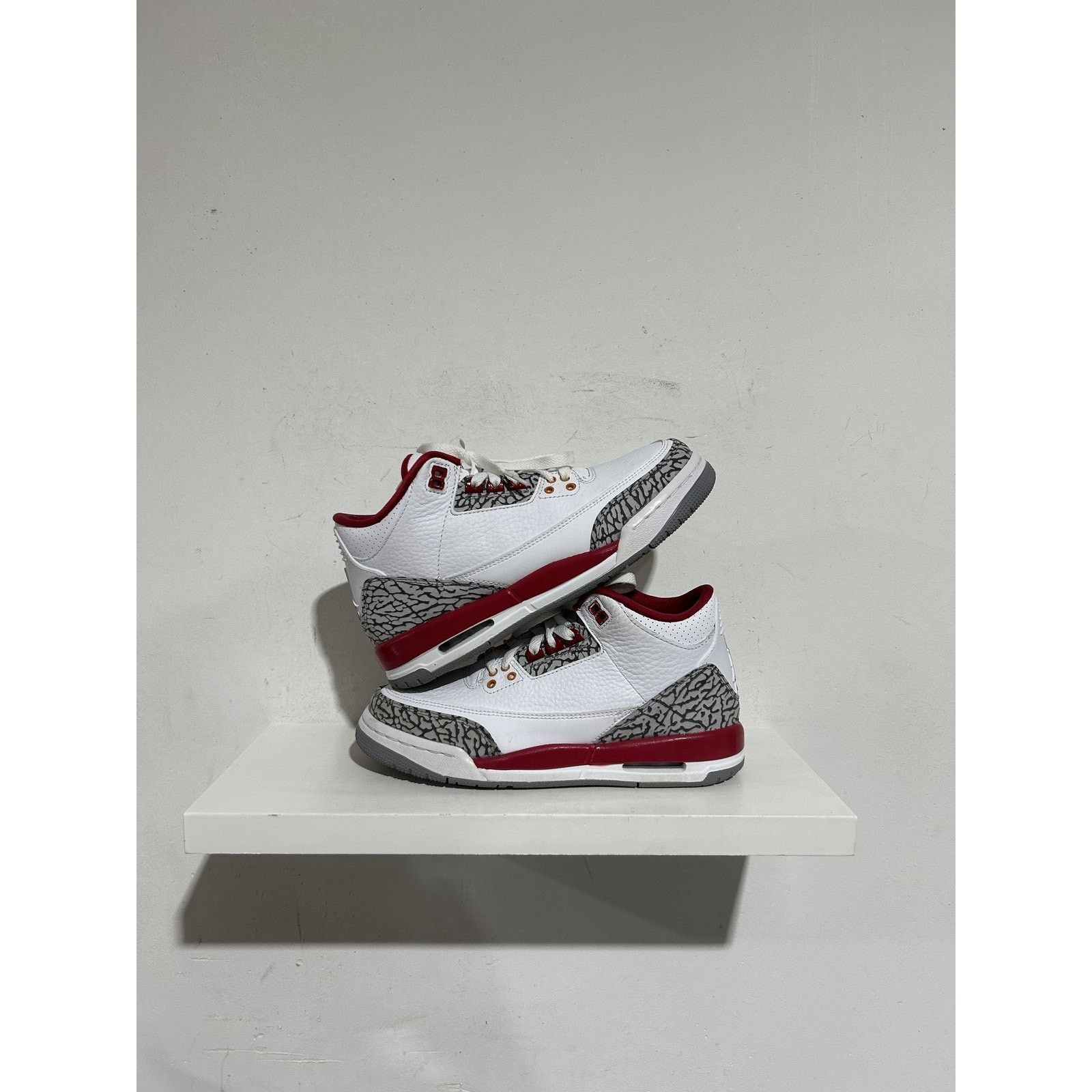 Jordan Brand JORDAN 3 RETRO CARDINAL RED SIZE 6Y PREOWNED Size US 6 / EU 39 - 1 Thumbnail