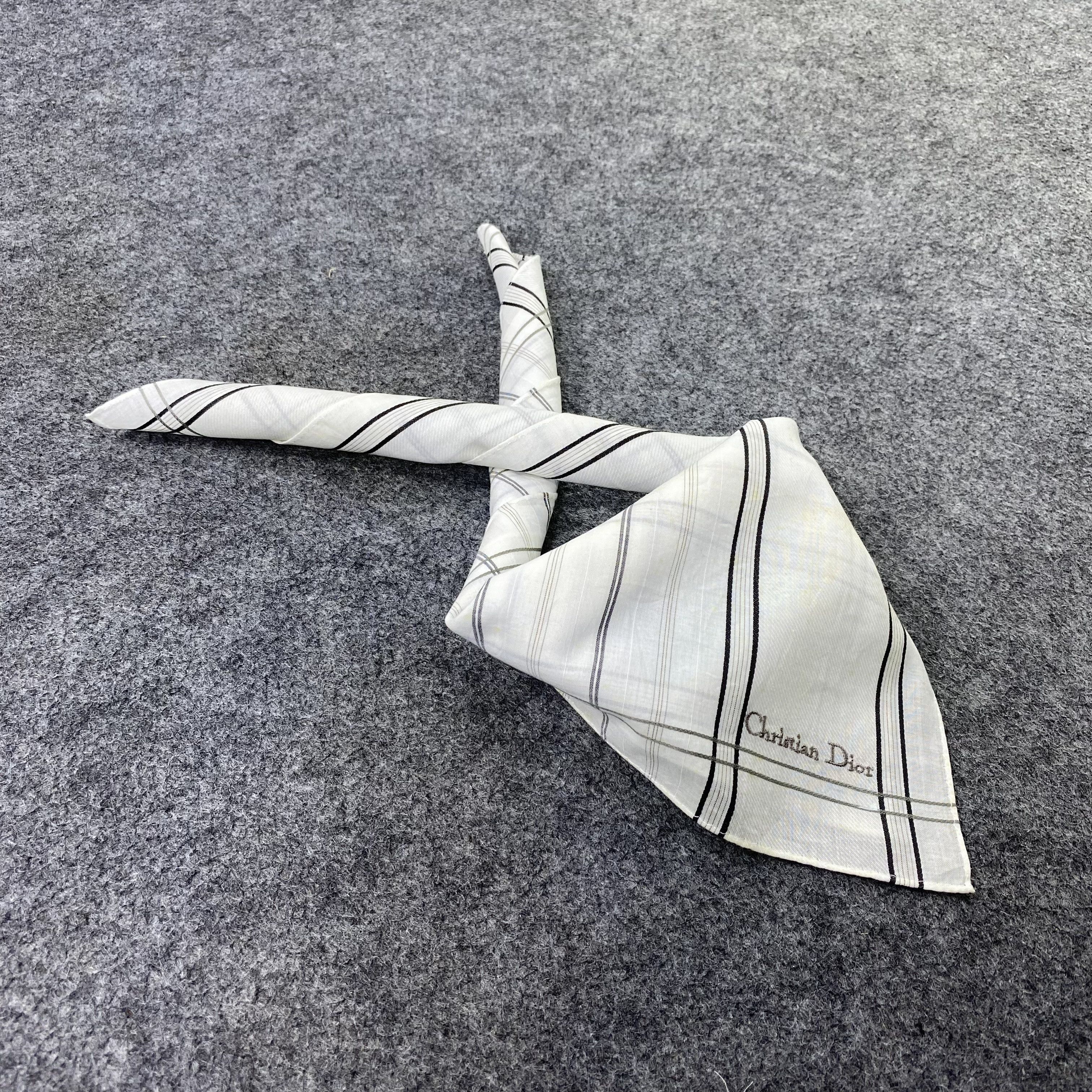 Vintage Christian Dior Handkerchief / Bandana / Neckerchief-B2238 Size ONE SIZE - 1 Thumbnail