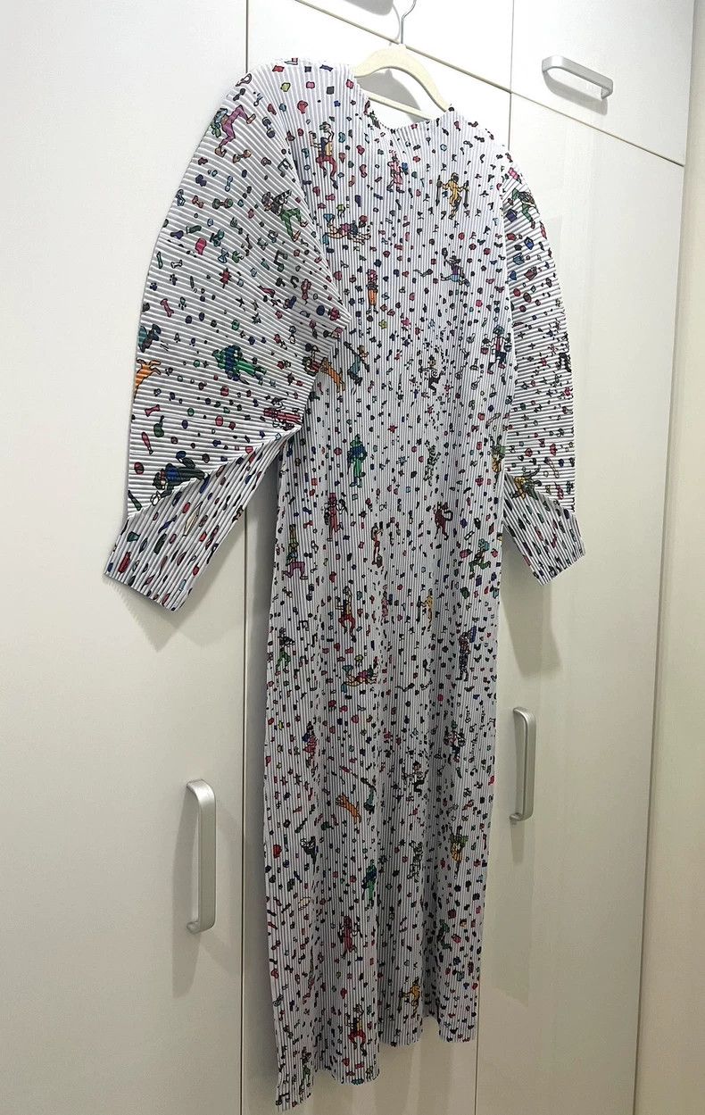 Issey Miyake Issey Miyake Graffiti sports figure dress Size XXL / US 16-18 / IT 52-54 - 2 Thumbnail