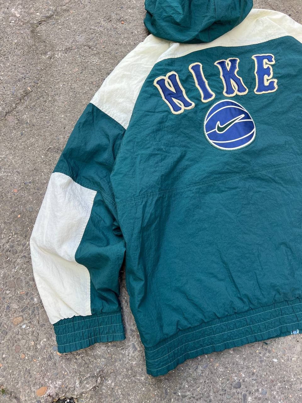 Other Nike 90s big swoosh nylon vintage jacket Size US L / EU 52-54 / 3 - 2 Thumbnail
