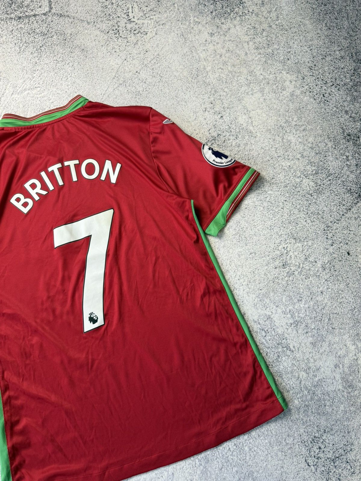 Vintage Mens FC SWANSEA CITY #7 Britton 2017 SOCCER FOOTBALL JERSEY Size US XL / EU 56 / 4 - 21 Thumbnail