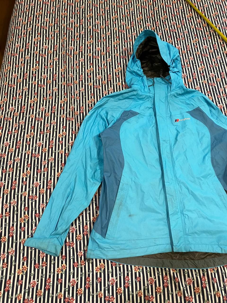 Berghaus Vintage Berghaus Waterproof Light Jacket Size 14 Size XL / US 12-14 / IT 48-50 - 7 Thumbnail