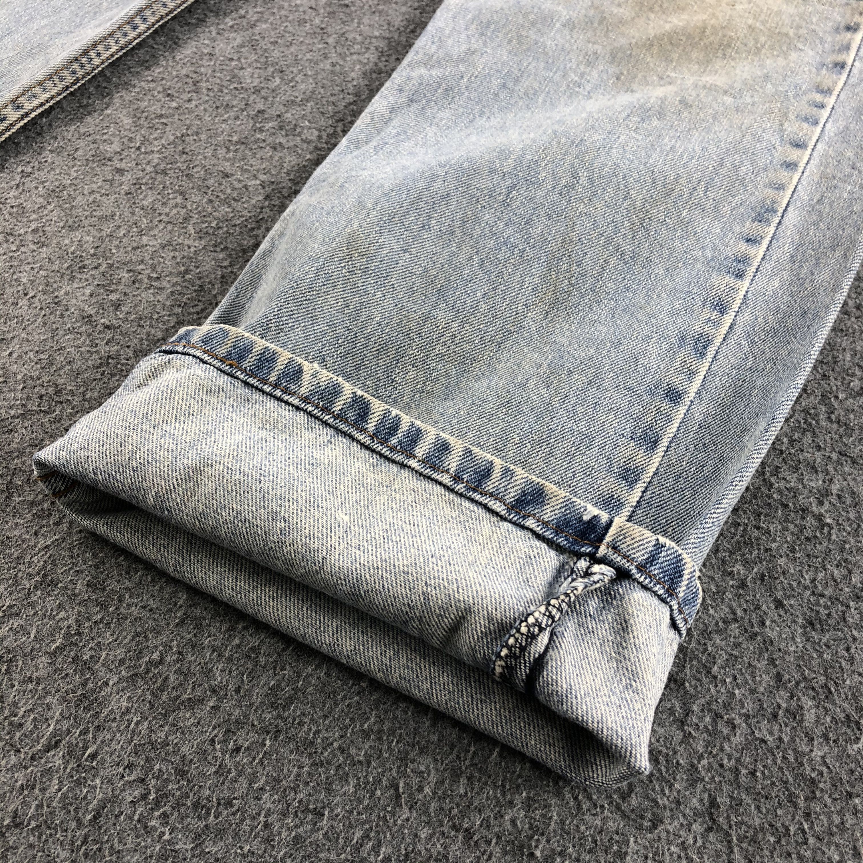 Levi's Vintage Levis 505 Light Wash Jeans- J1323 Size US 35 - 6 Thumbnail