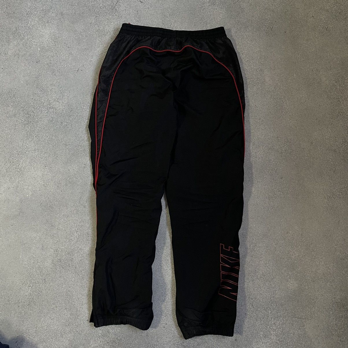 Nike Vintage Nike Track Pants Nylon Drill Y2K Swoosh Logo Size US 34 / EU 50 - 5 Thumbnail