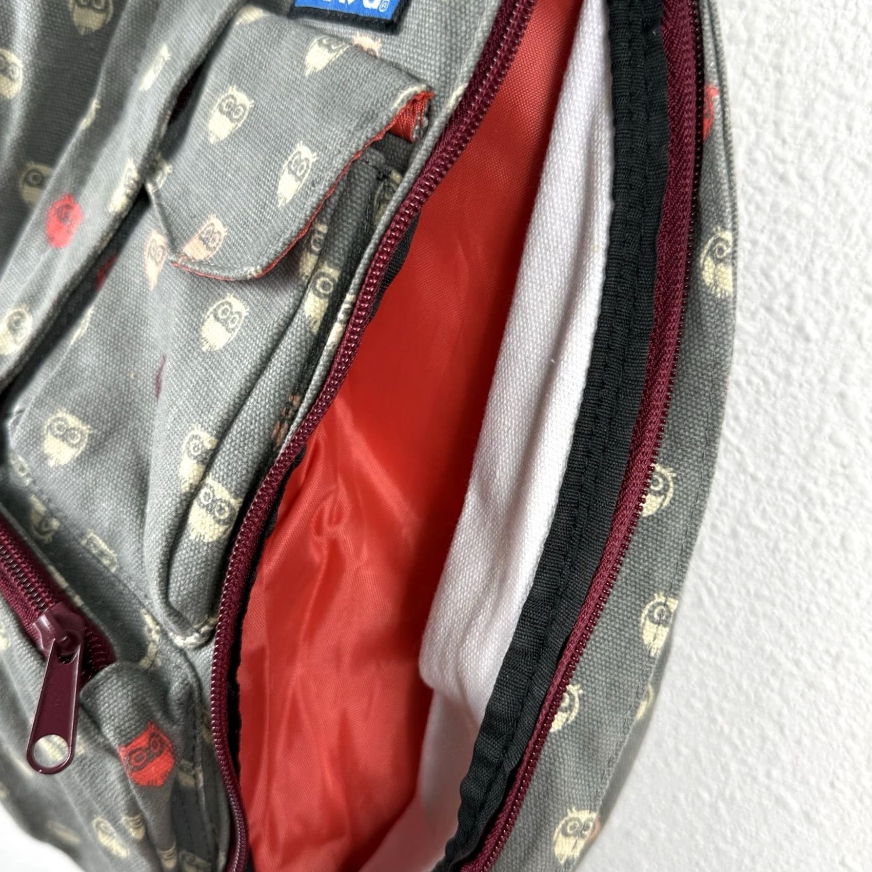 KAVU KAVU Rope Sling Bag Crossbody Gray Owls Nature Hiking Adjustable Shirt? Size ONE SIZE - 6 Thumbnail