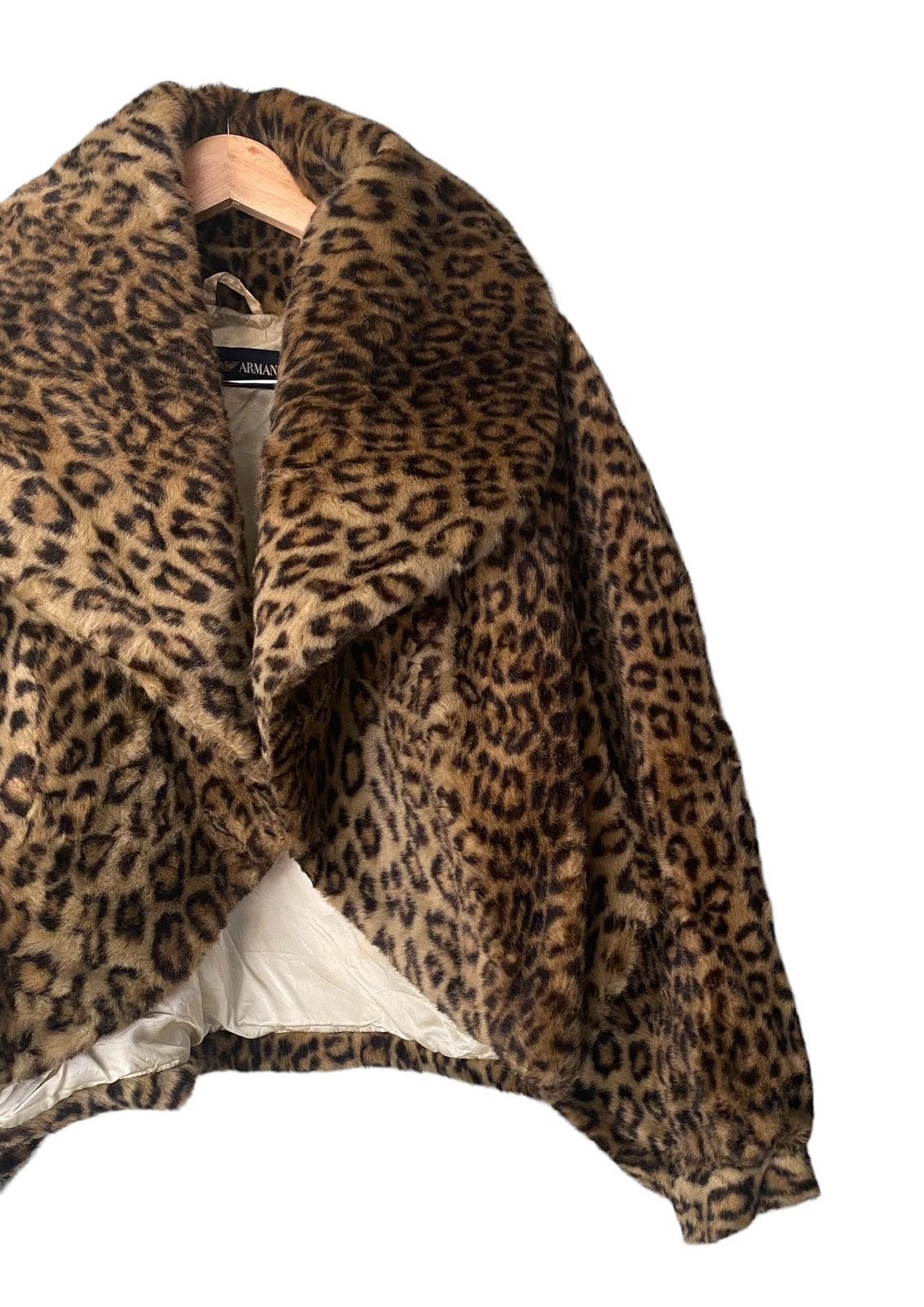 Emporio Armani Rare EMPORIO ARMANI Poncho Leapord Italian Desingner Size L / US 10 / IT 46 - 3 Thumbnail