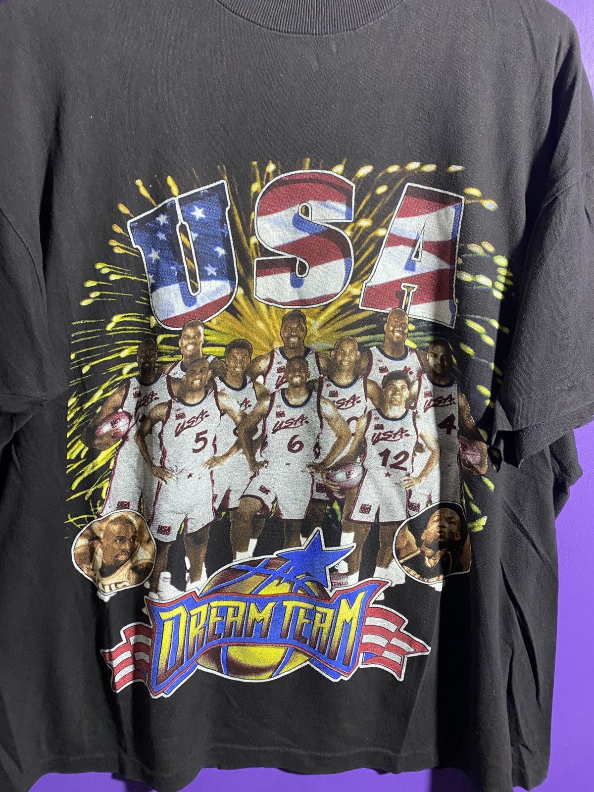 NBA × Rap Tees × Vintage Vintage 90s USA dream team takin on the world rap tee Size US XXL / EU 58 / 5 - 3 Thumbnail