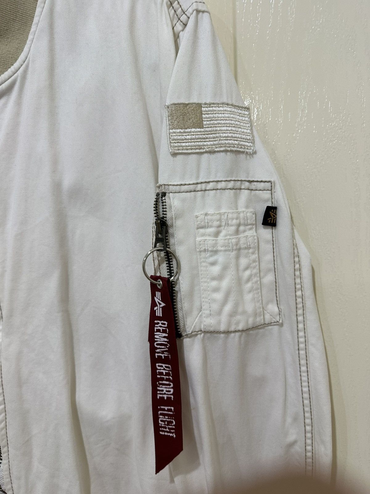 Alpha Industries Alpha Industries Cream Bomber Jacket Size US XL / EU 56 / 4 - 2 Thumbnail