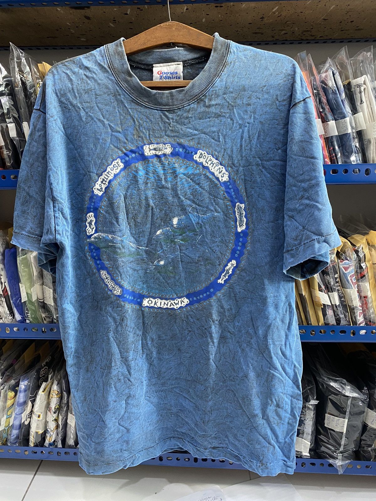 VINTAGE DOLPHINS TSHIRT