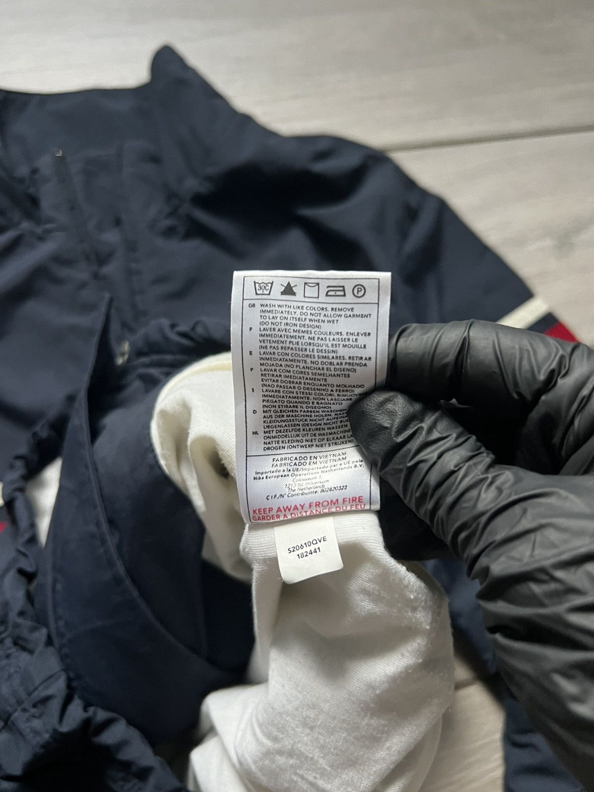 Nike Vintage Y2K Nike Jacket Mini Logo Hype Size US S / EU 44-46 / 1 - 20 Thumbnail