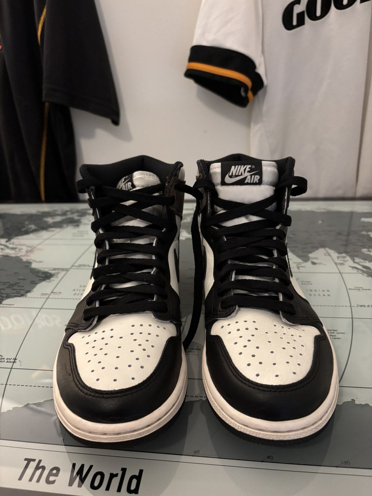 Jordan Brand × Nike Nike Retro Jordan 1 High Dark Mocha Size US 8.5 / EU 41-42 - 3 Thumbnail
