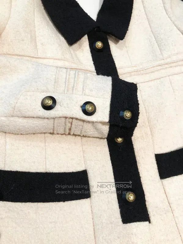 Chanel Chanel Beige Wool Blend Jacket with Black Trim . Size M / US 6-8 / IT 42-44 - 2 Thumbnail