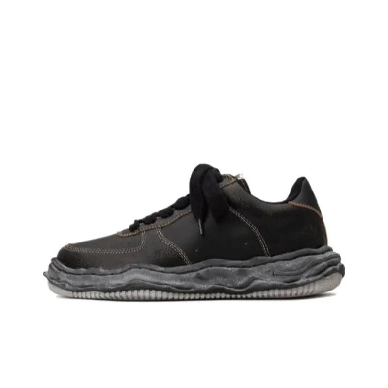 o1mle0924 Leather Low- Top Sneakers in Black