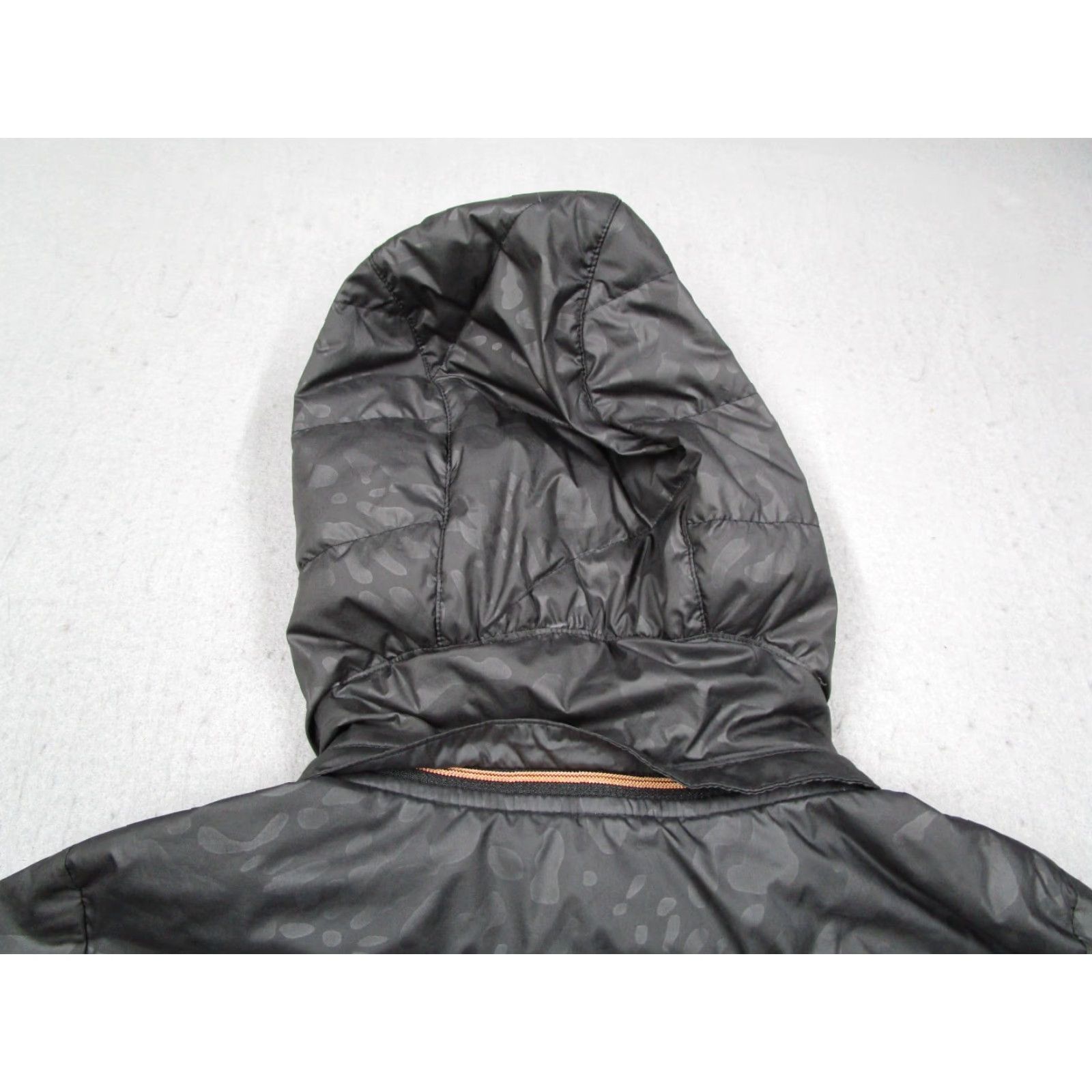 Lululemon Lululemon Jacket Women 4 Black Spring Fling Puffy Down Removable Hood Zip Pockets Animal Print Logo Ruffle Short Jacket Size S / US 4 / IT 40 - 4 Thumbnail