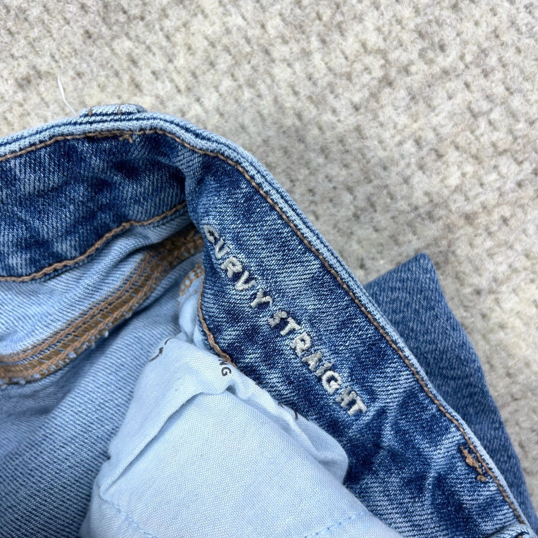 American Eagle Outfitters American Eagle Outfitters Jeans Women 4 Curvy Straight Med Wash Distressed Holes Baggy Denim Cotton Blend 5-Pocket Logo Size 27" / US 4 / IT 40 - 4 Thumbnail