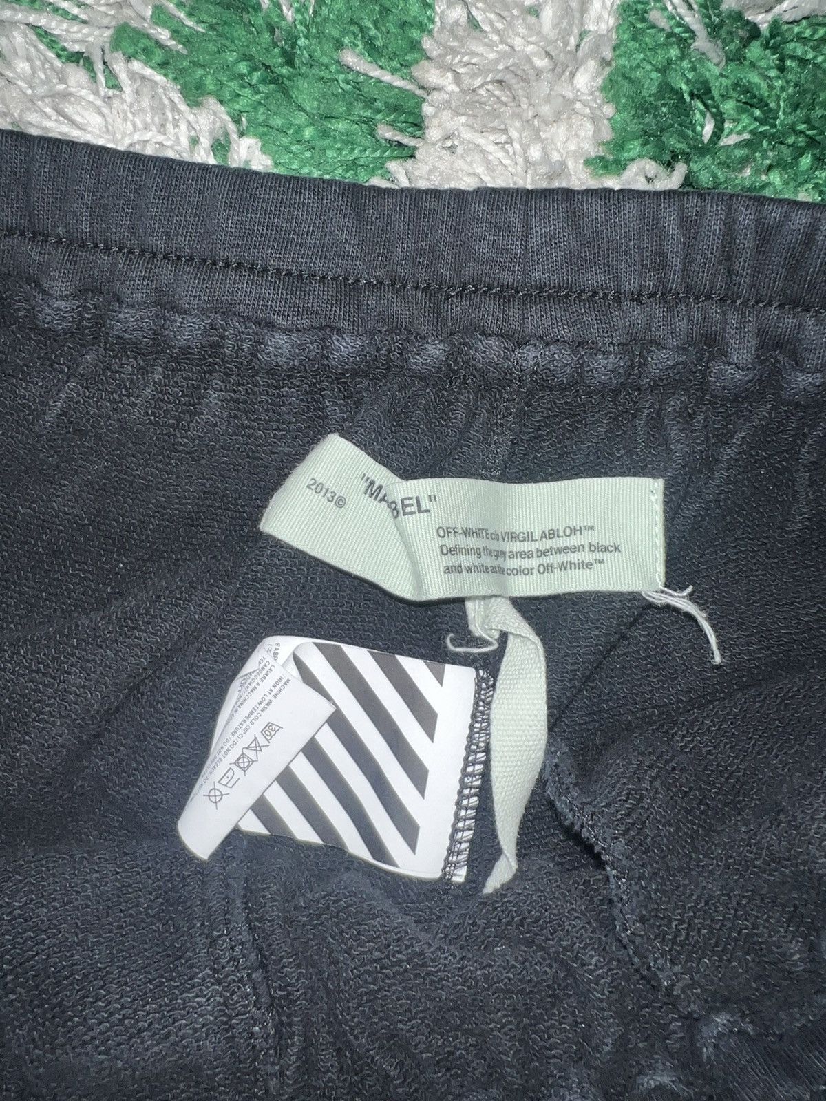 Off-White Sz S oversized black off white “waves” shorts 36-38 Size US 36 / EU 52 - 6 Thumbnail