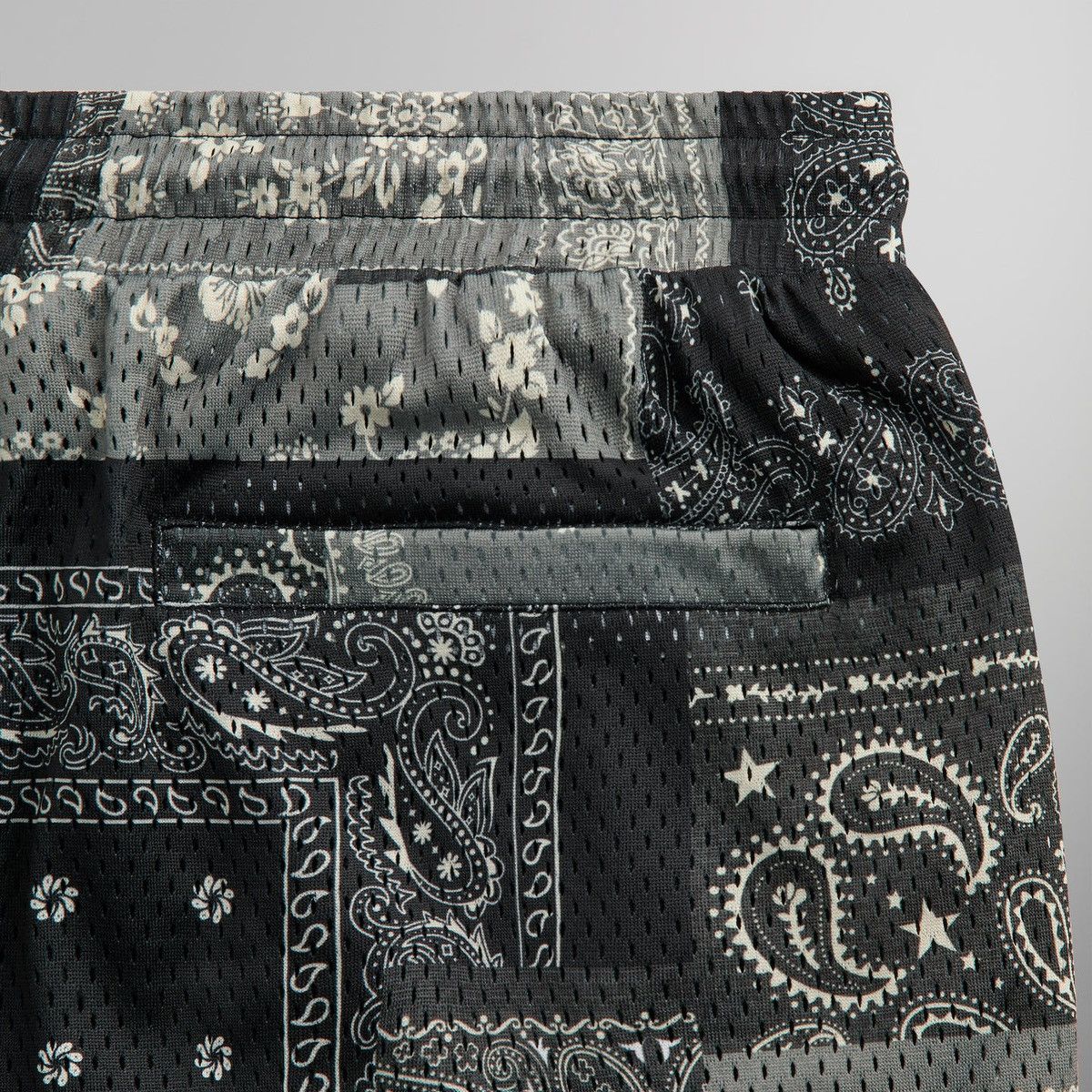 Kith Kith Ornate Printed Mesh Curtis Short in Black Size medium Size US 32 / EU 48 - 7 Thumbnail