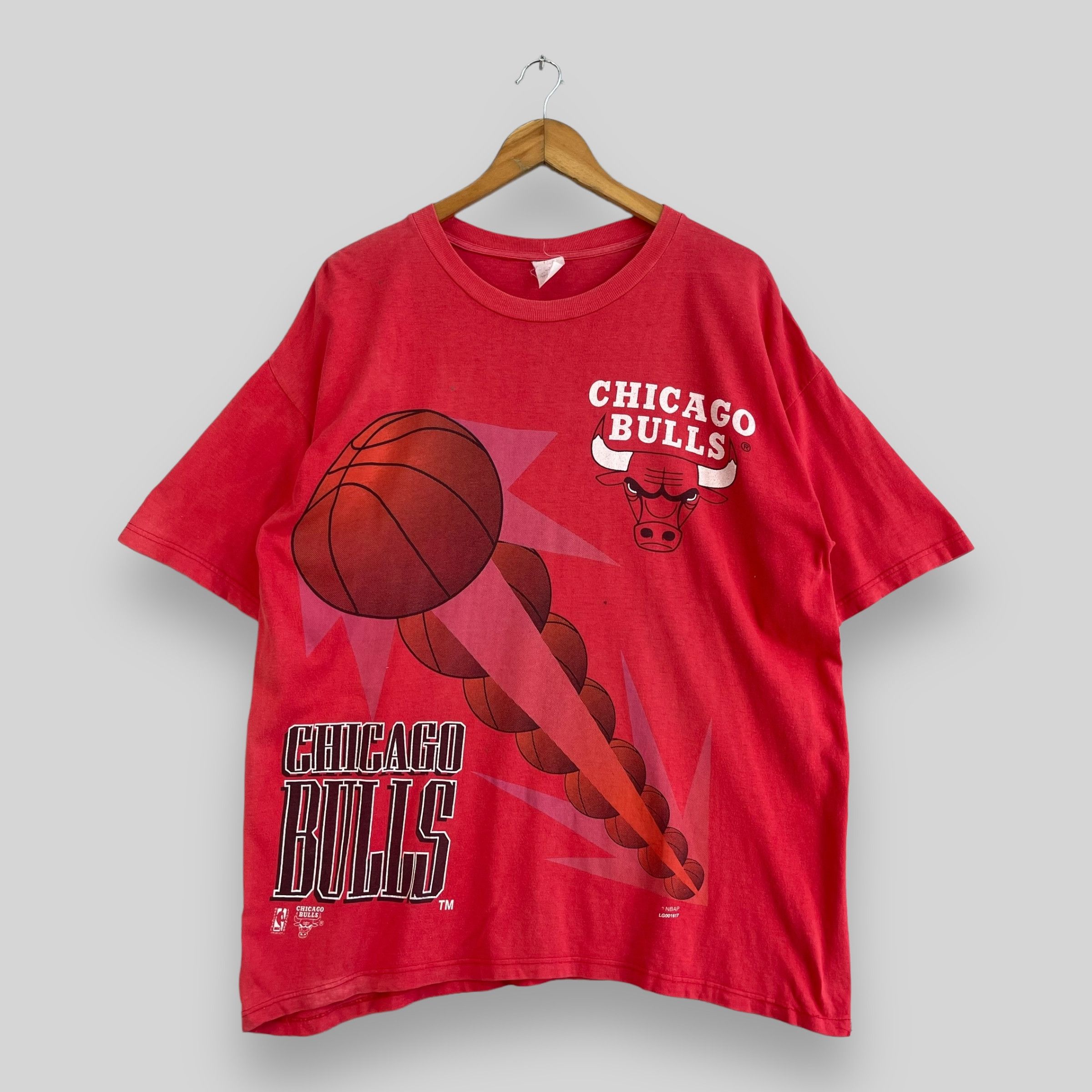Vintage 90s CHICAGO BULLS Printed Nba Tshirt